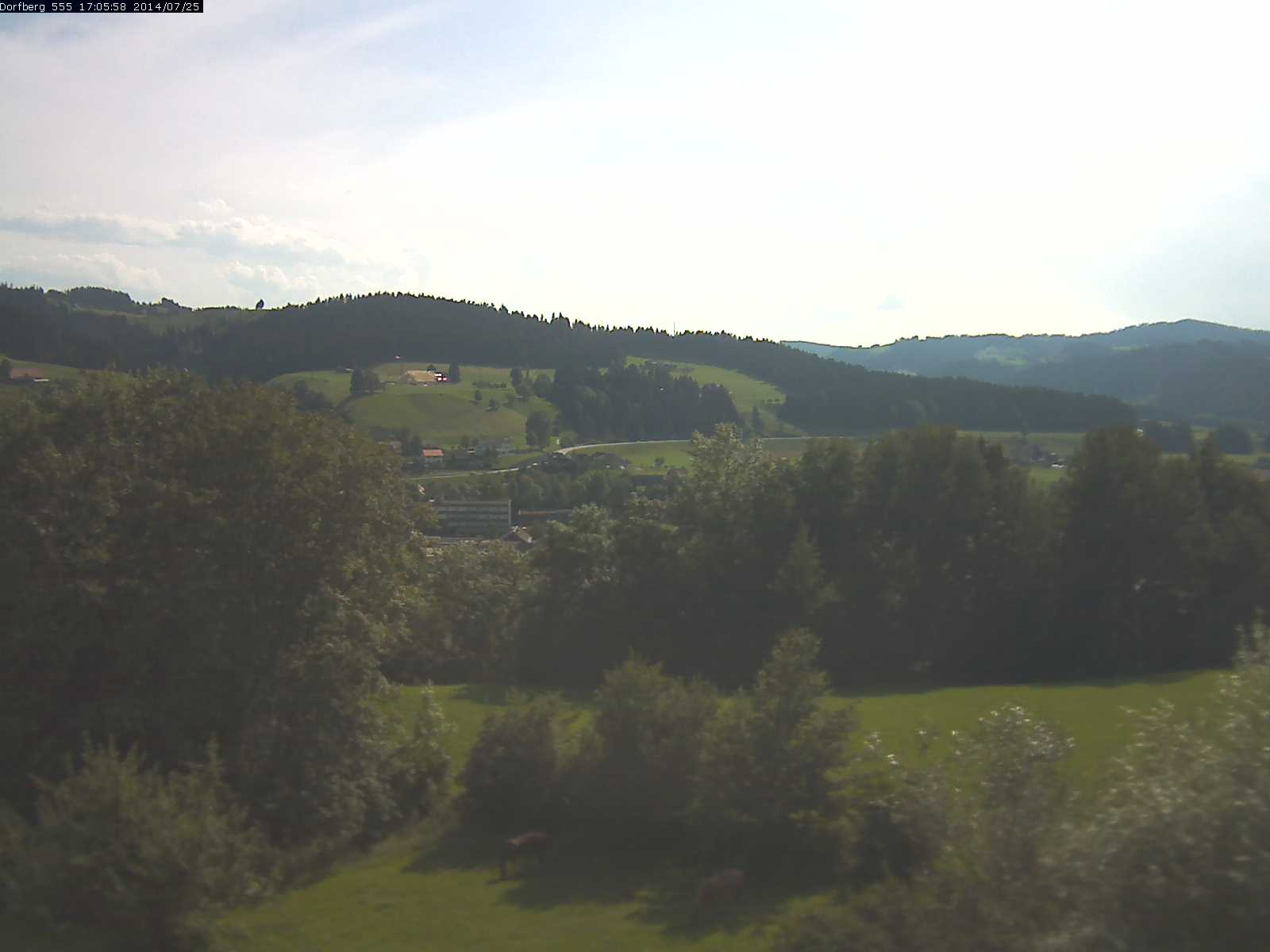 Webcam-Bild: Aussicht vom Dorfberg in Langnau 20140725-170600