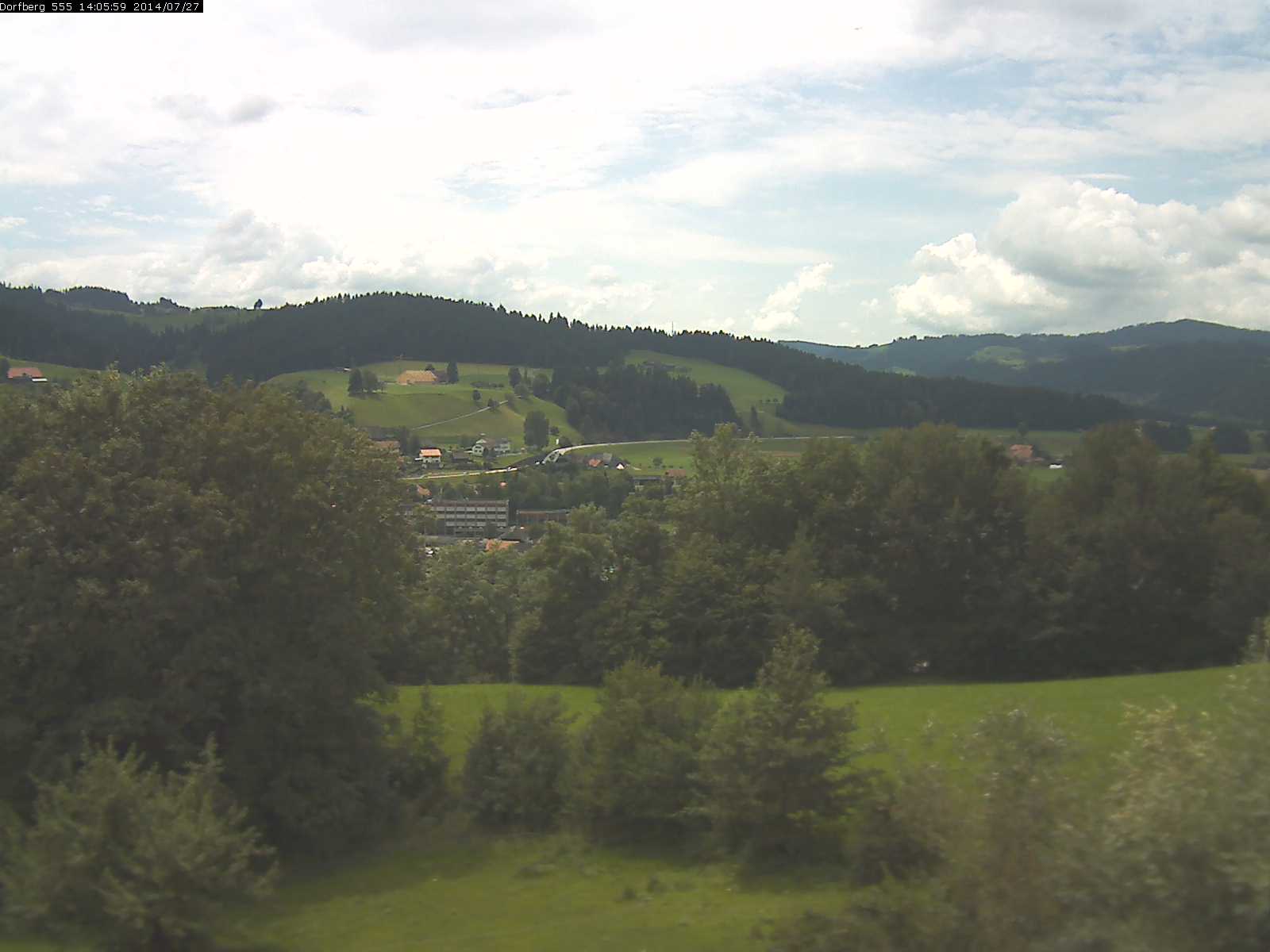 Webcam-Bild: Aussicht vom Dorfberg in Langnau 20140727-140600