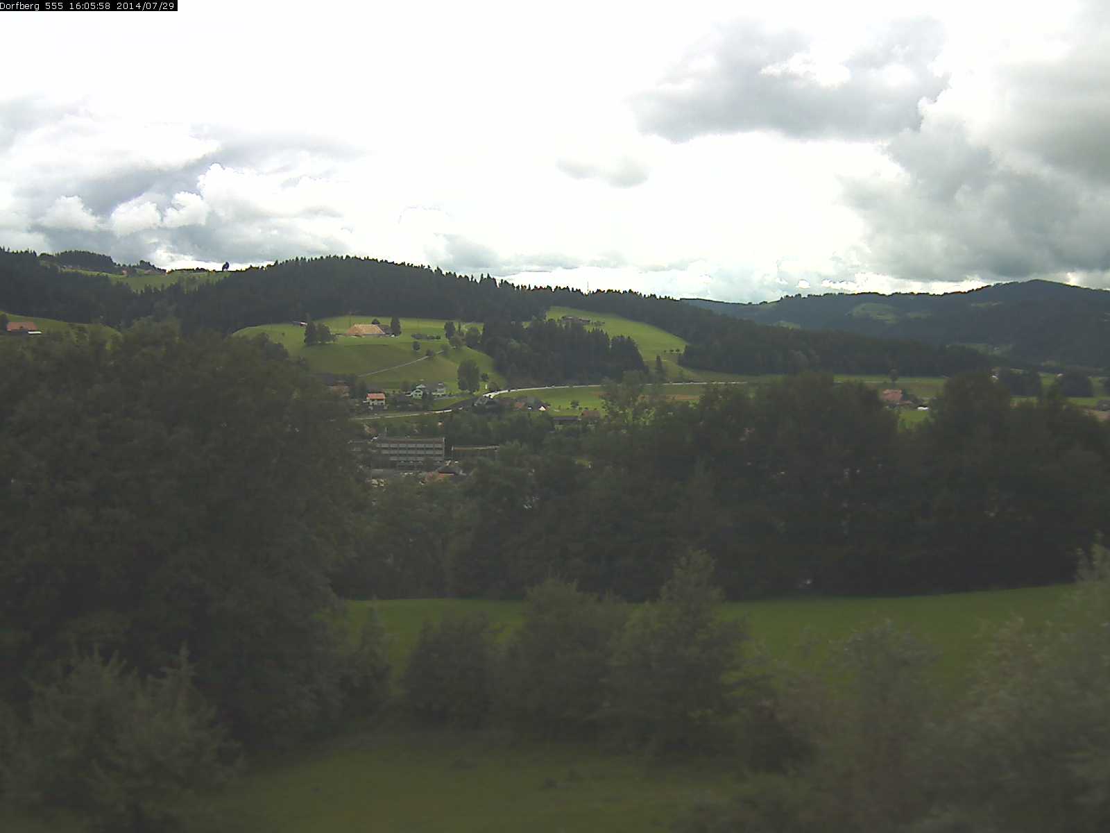 Webcam-Bild: Aussicht vom Dorfberg in Langnau 20140729-160600