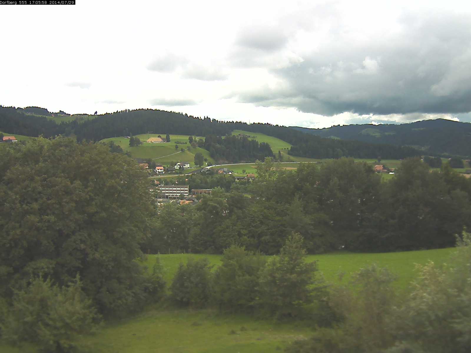 Webcam-Bild: Aussicht vom Dorfberg in Langnau 20140729-170600