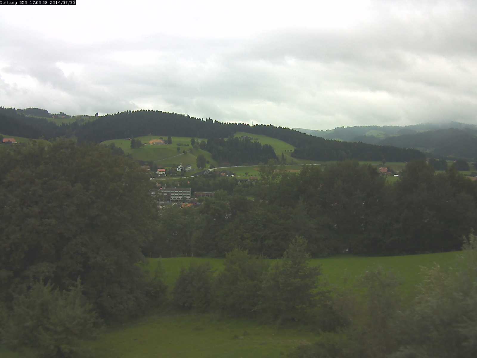 Webcam-Bild: Aussicht vom Dorfberg in Langnau 20140730-170600