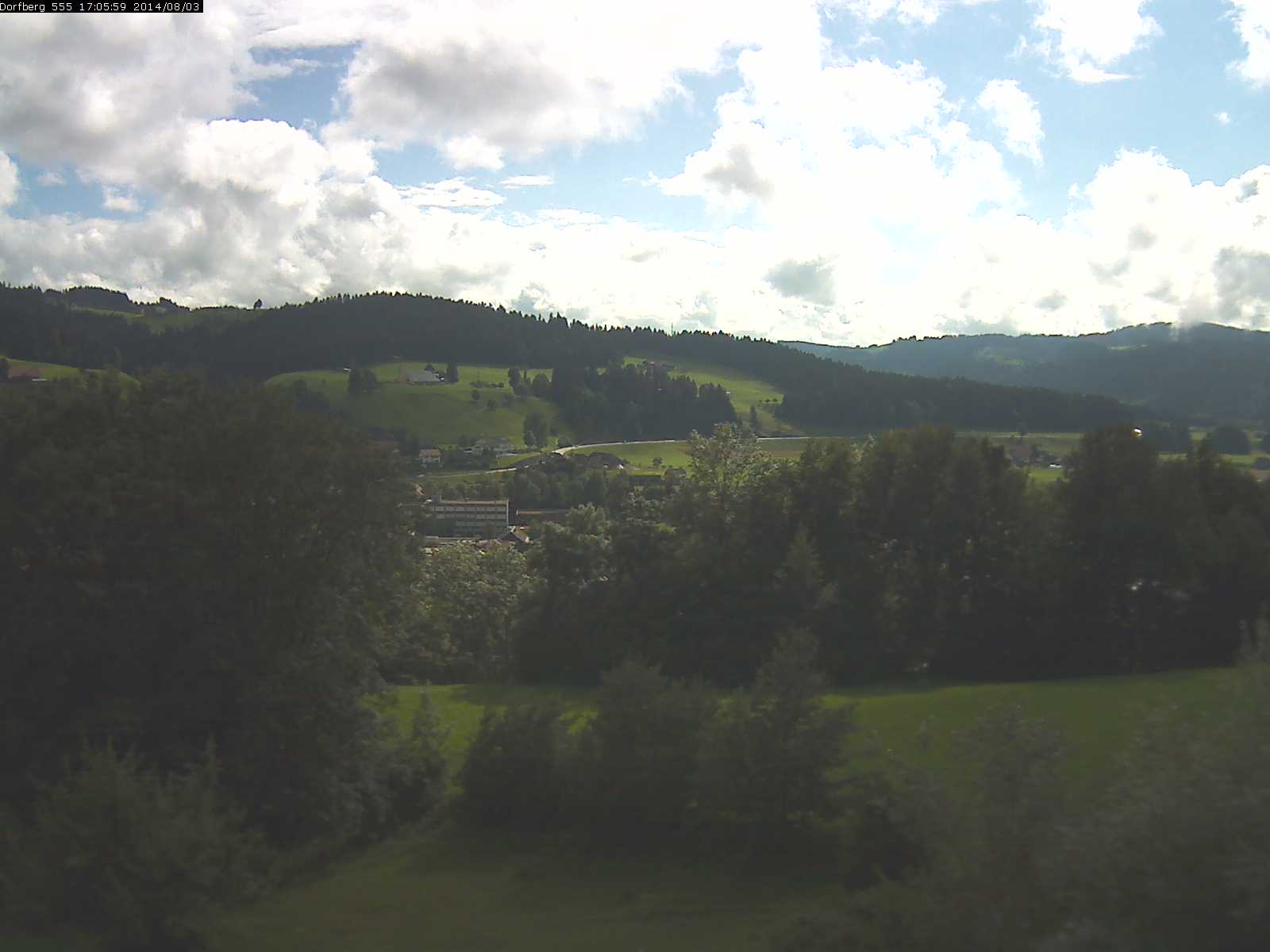 Webcam-Bild: Aussicht vom Dorfberg in Langnau 20140803-170600