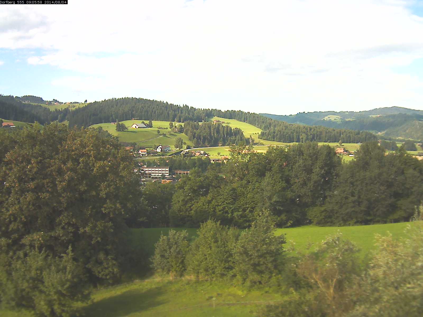 Webcam-Bild: Aussicht vom Dorfberg in Langnau 20140804-090600