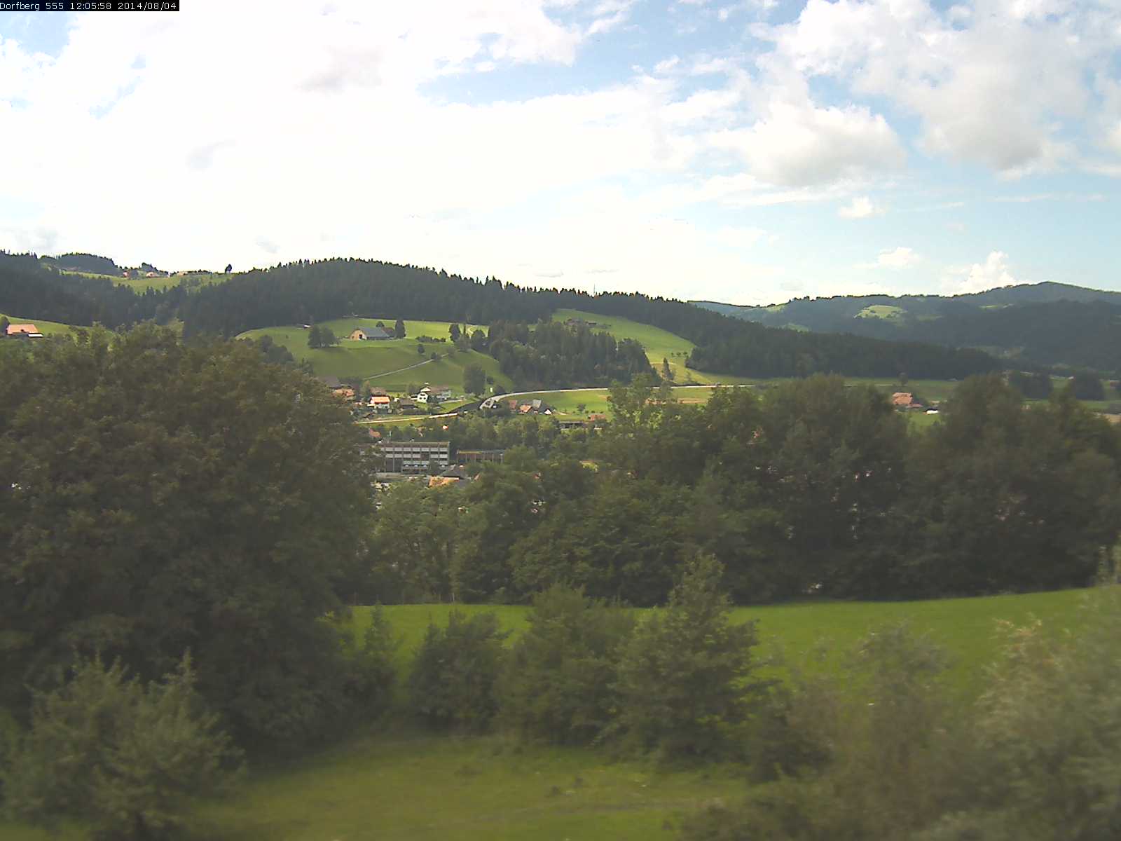 Webcam-Bild: Aussicht vom Dorfberg in Langnau 20140804-120600