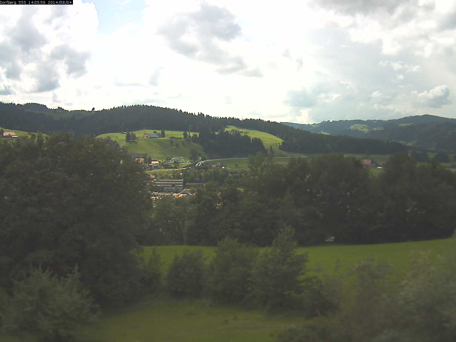 Webcam-Bild: Aussicht vom Dorfberg in Langnau 20140804-140600