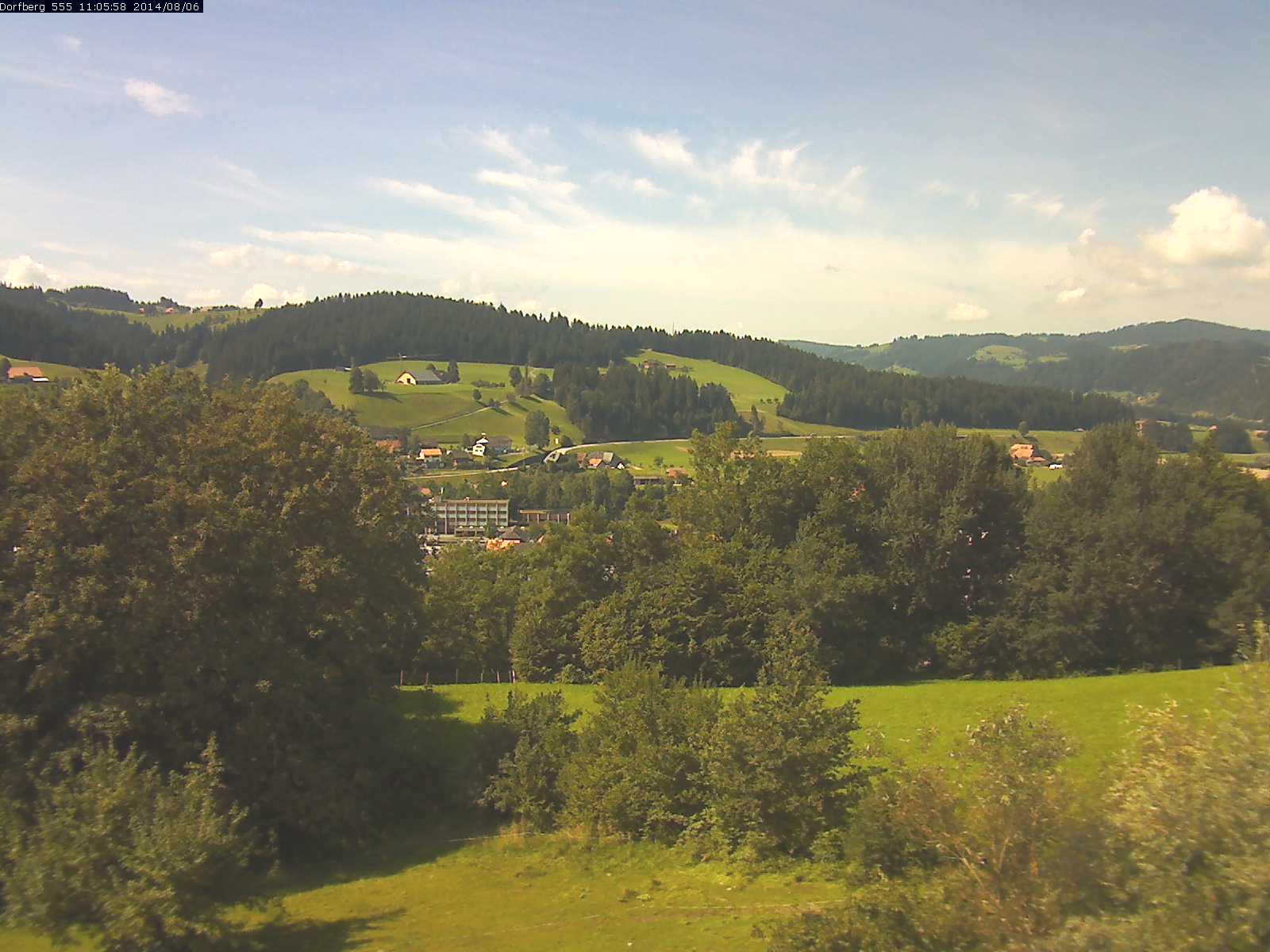 Webcam-Bild: Aussicht vom Dorfberg in Langnau 20140806-110600