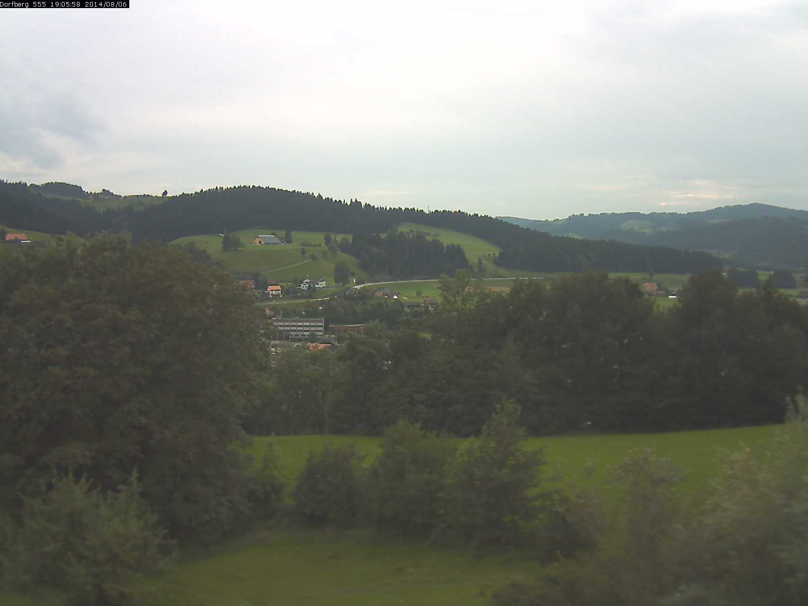 Webcam-Bild: Aussicht vom Dorfberg in Langnau 20140806-190600