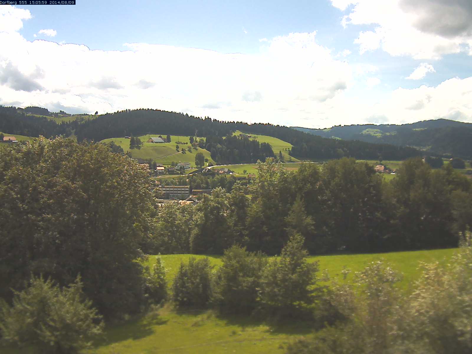 Webcam-Bild: Aussicht vom Dorfberg in Langnau 20140809-150600