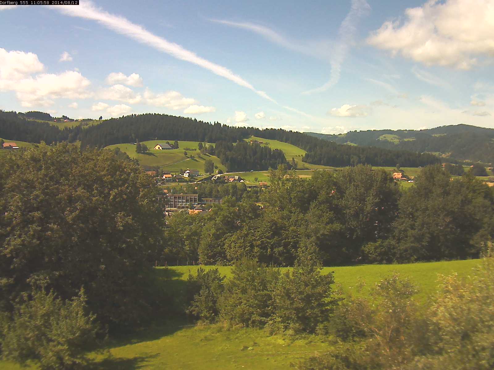 Webcam-Bild: Aussicht vom Dorfberg in Langnau 20140812-110600