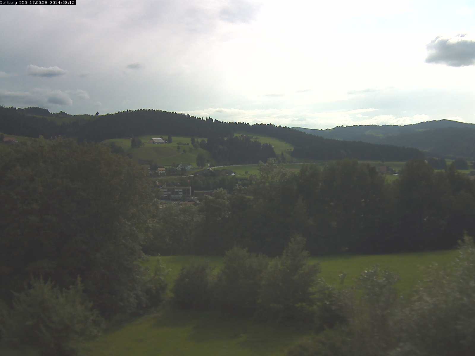 Webcam-Bild: Aussicht vom Dorfberg in Langnau 20140812-170600