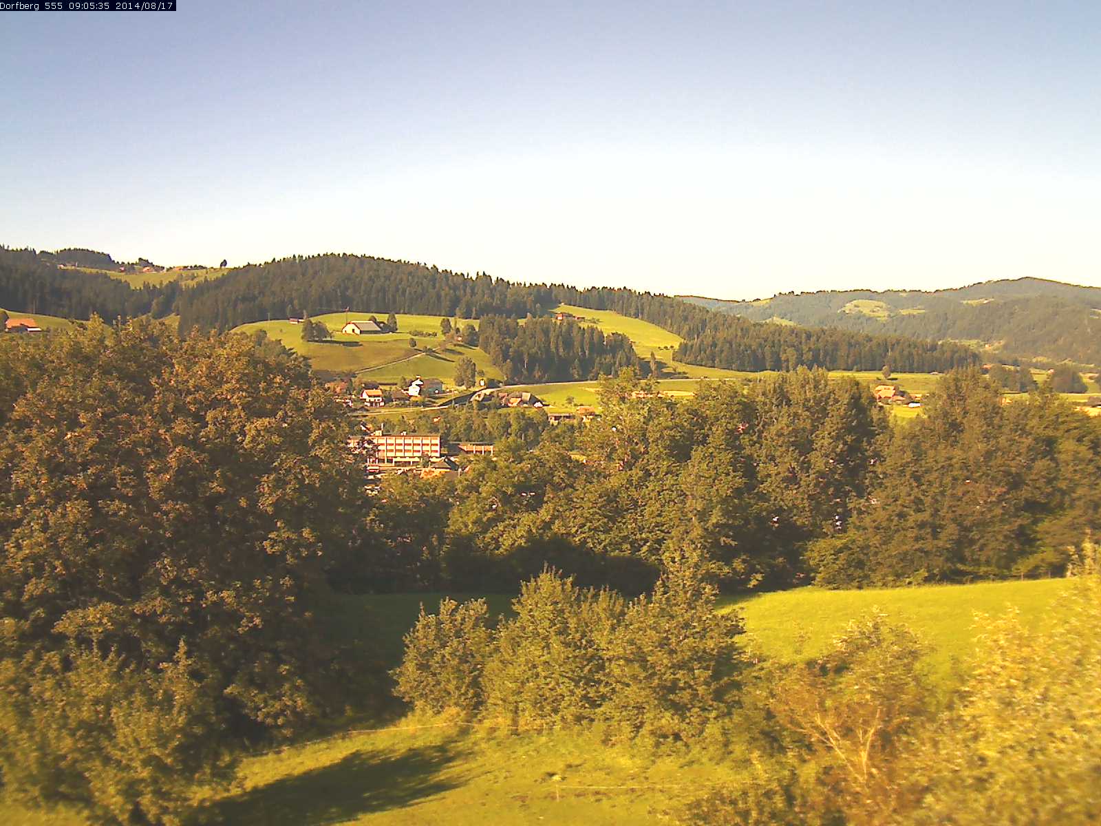 Webcam-Bild: Aussicht vom Dorfberg in Langnau 20140817-090600