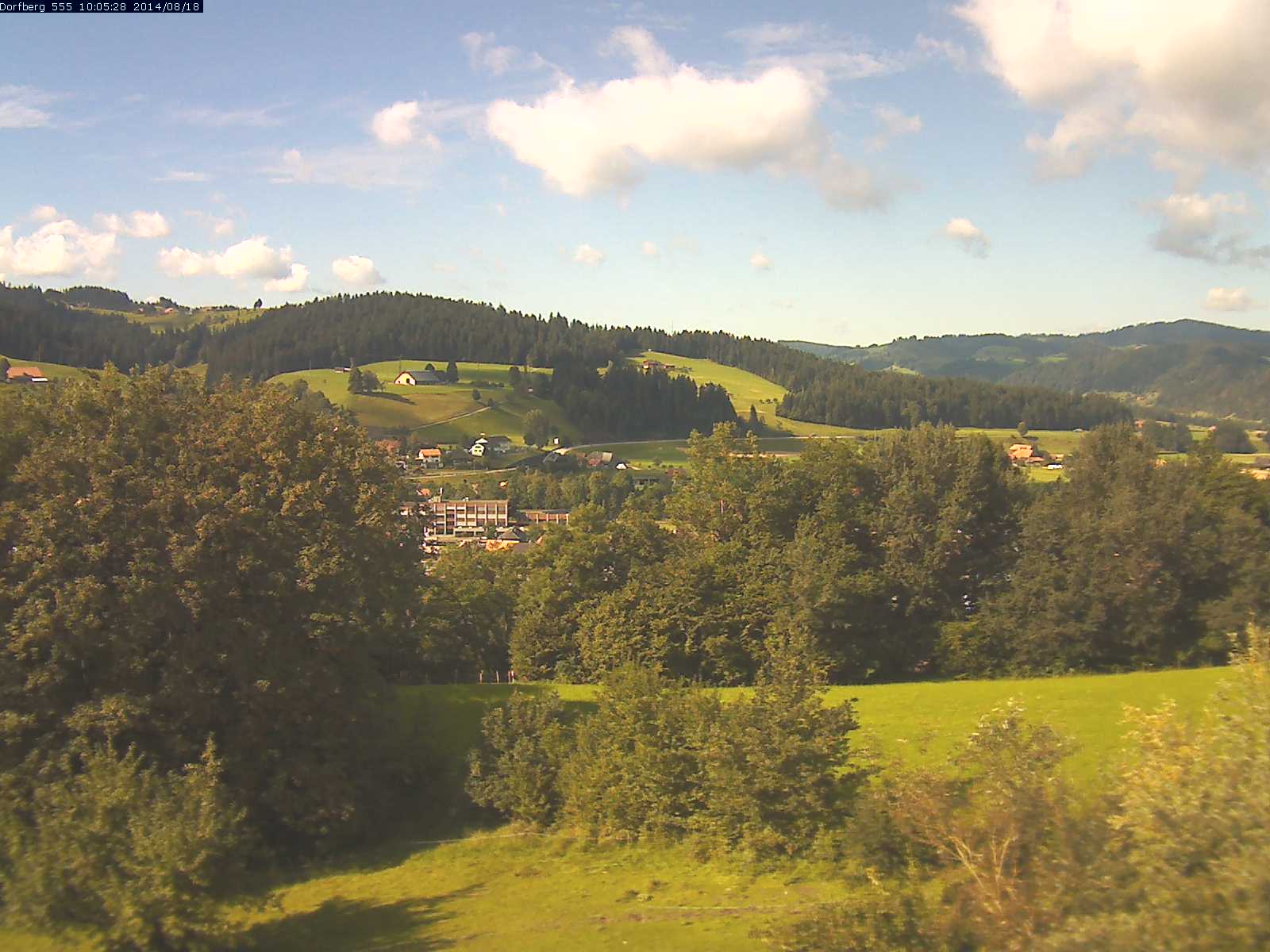 Webcam-Bild: Aussicht vom Dorfberg in Langnau 20140818-100600