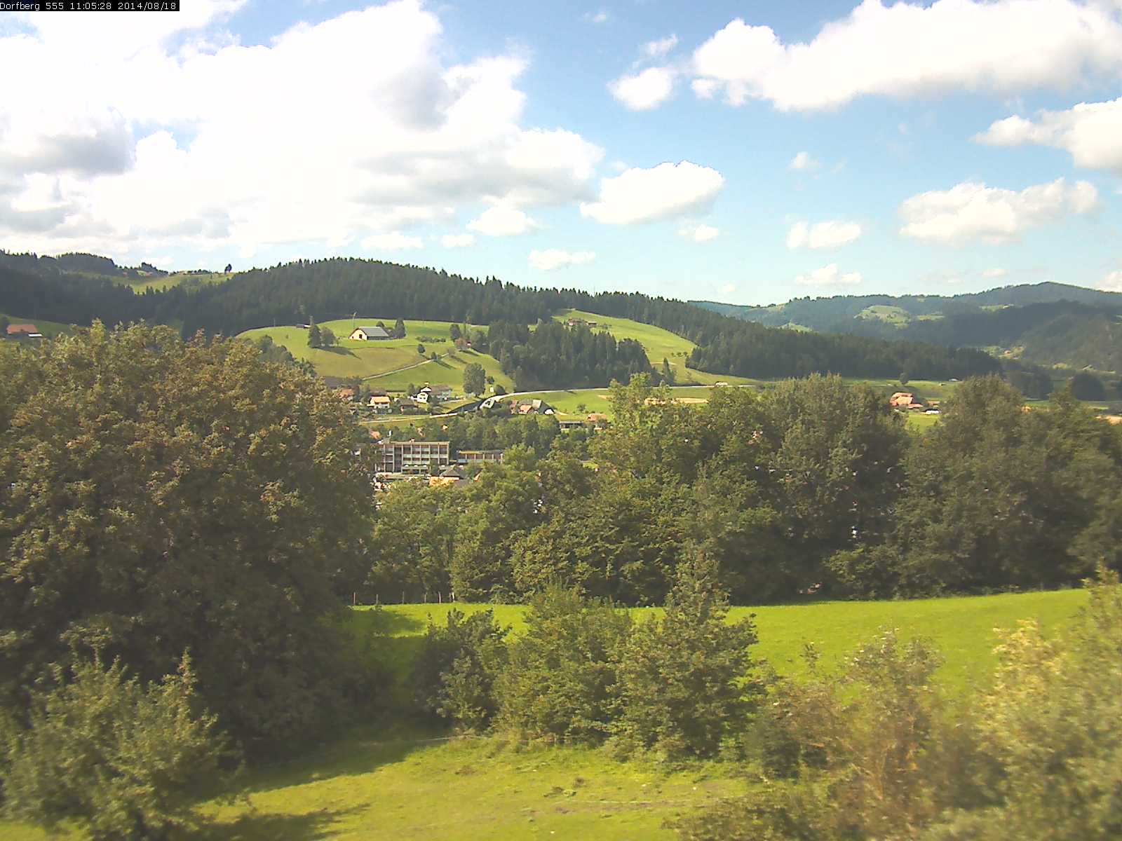 Webcam-Bild: Aussicht vom Dorfberg in Langnau 20140818-110600