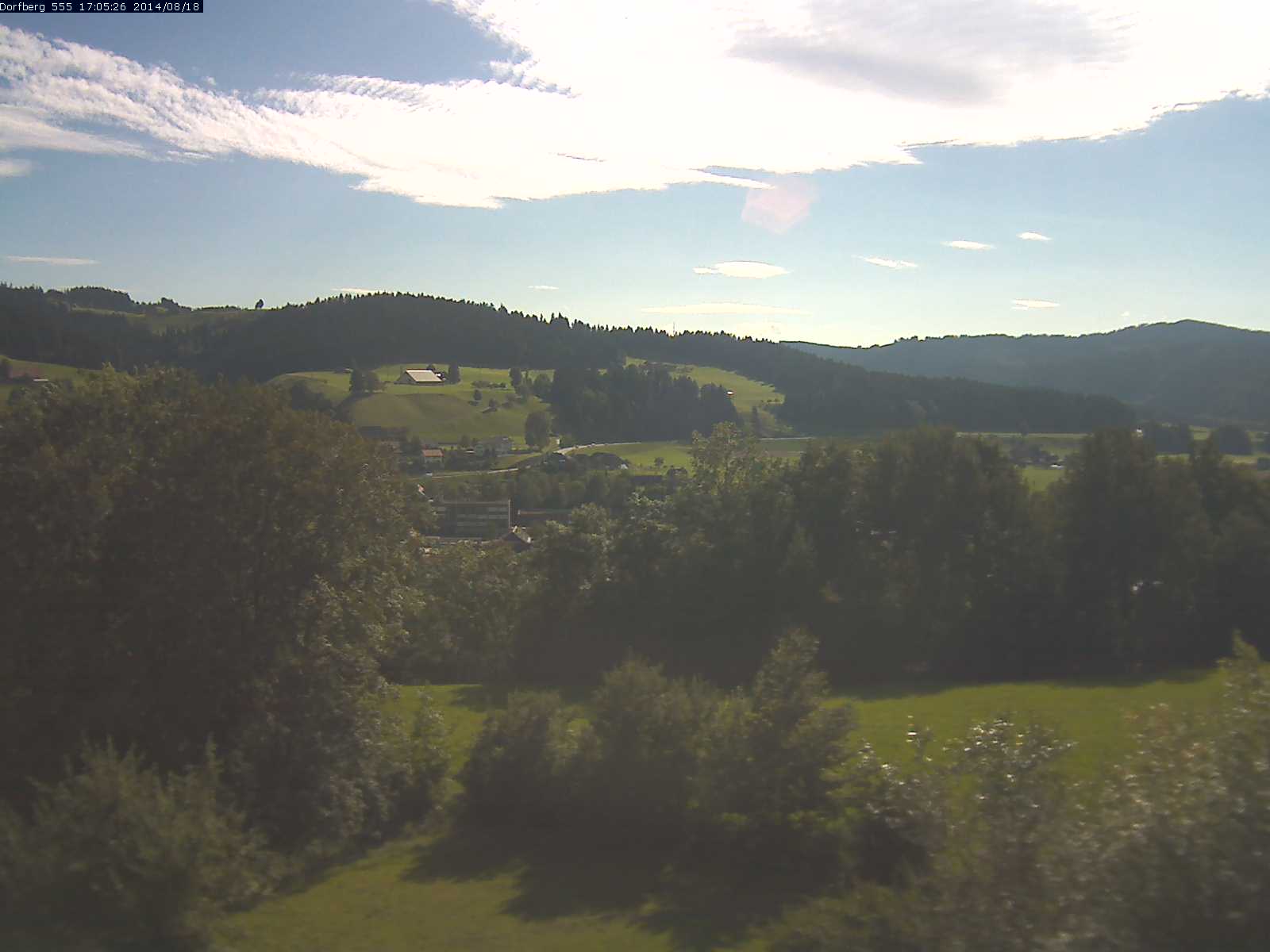 Webcam-Bild: Aussicht vom Dorfberg in Langnau 20140818-170600
