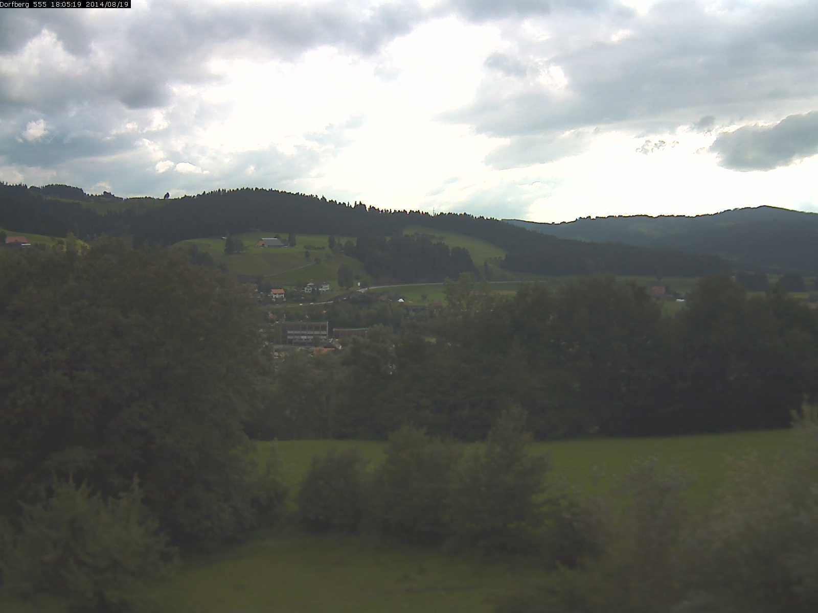 Webcam-Bild: Aussicht vom Dorfberg in Langnau 20140819-180600
