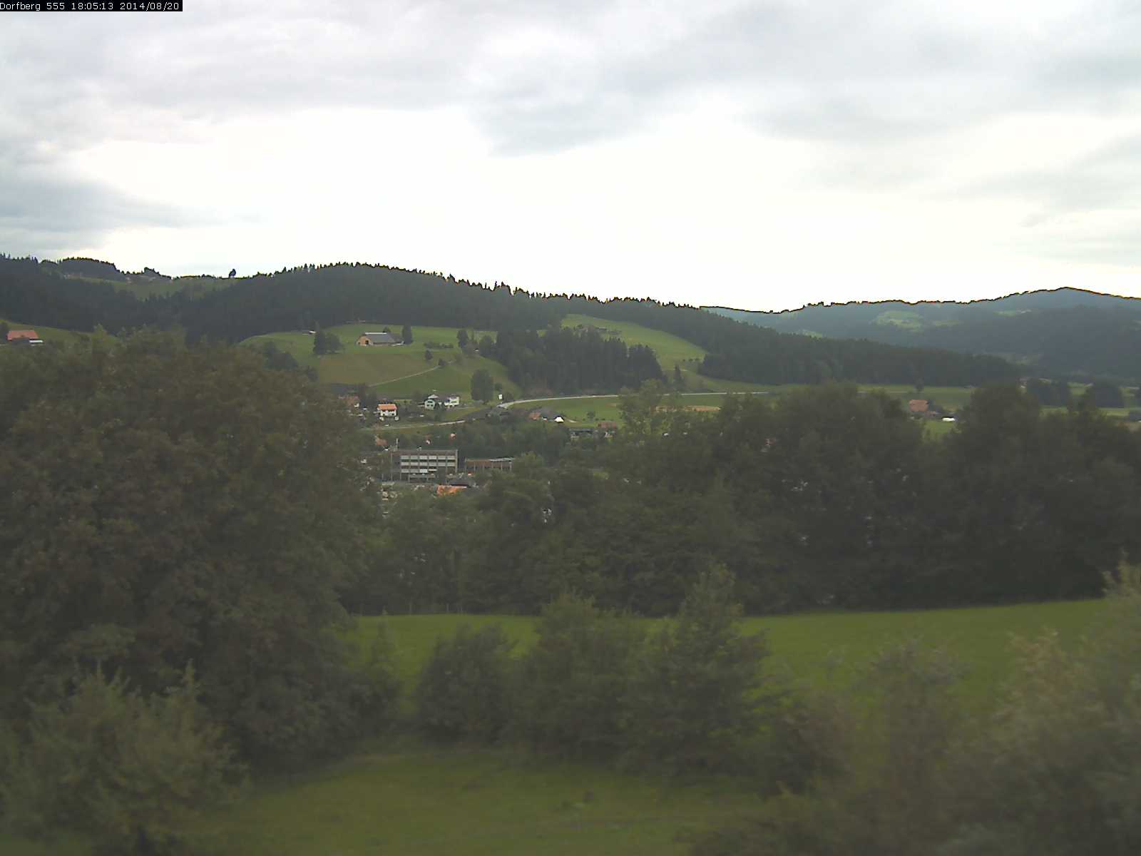 Webcam-Bild: Aussicht vom Dorfberg in Langnau 20140820-180600