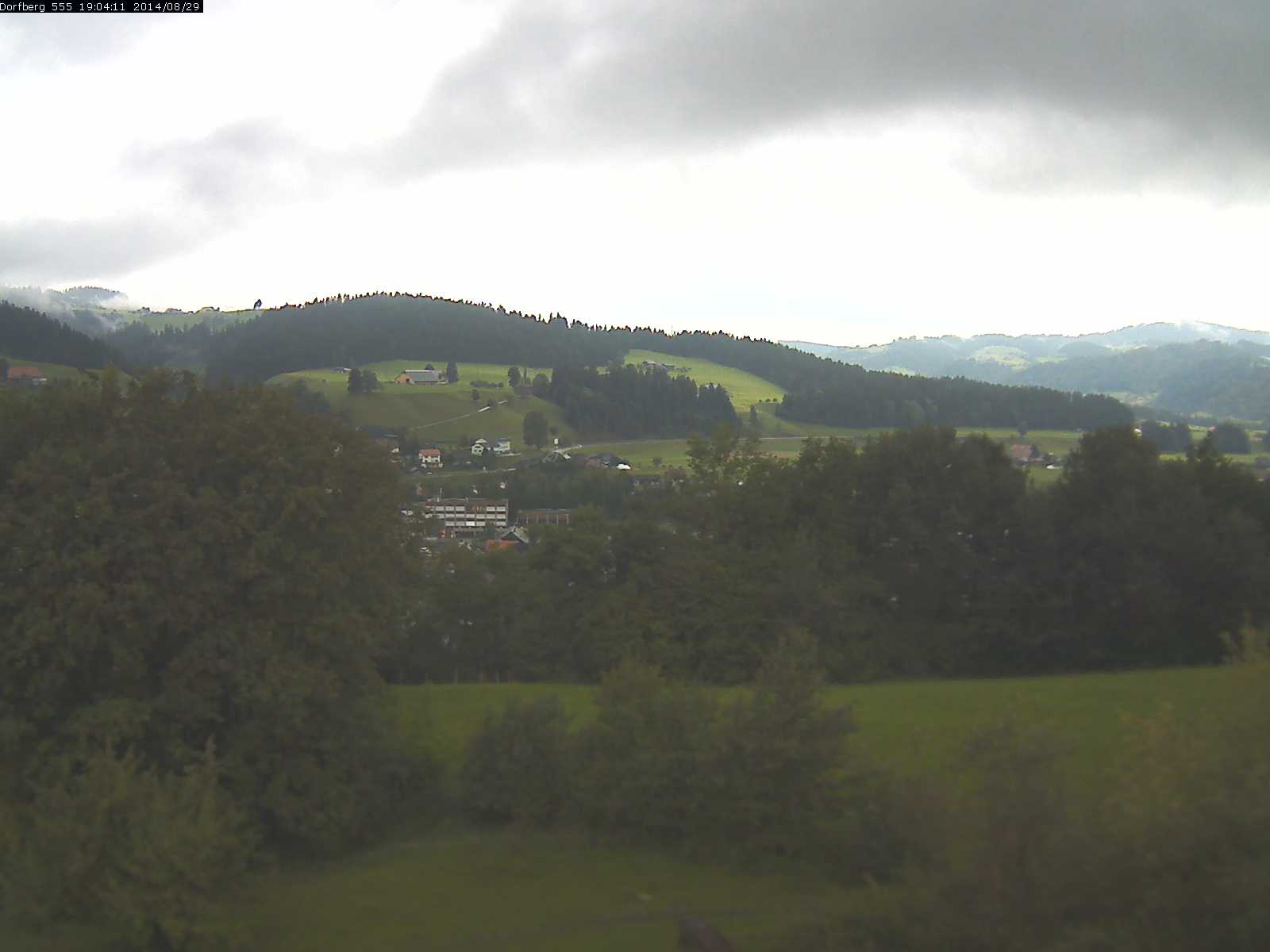 Webcam-Bild: Aussicht vom Dorfberg in Langnau 20140829-190600