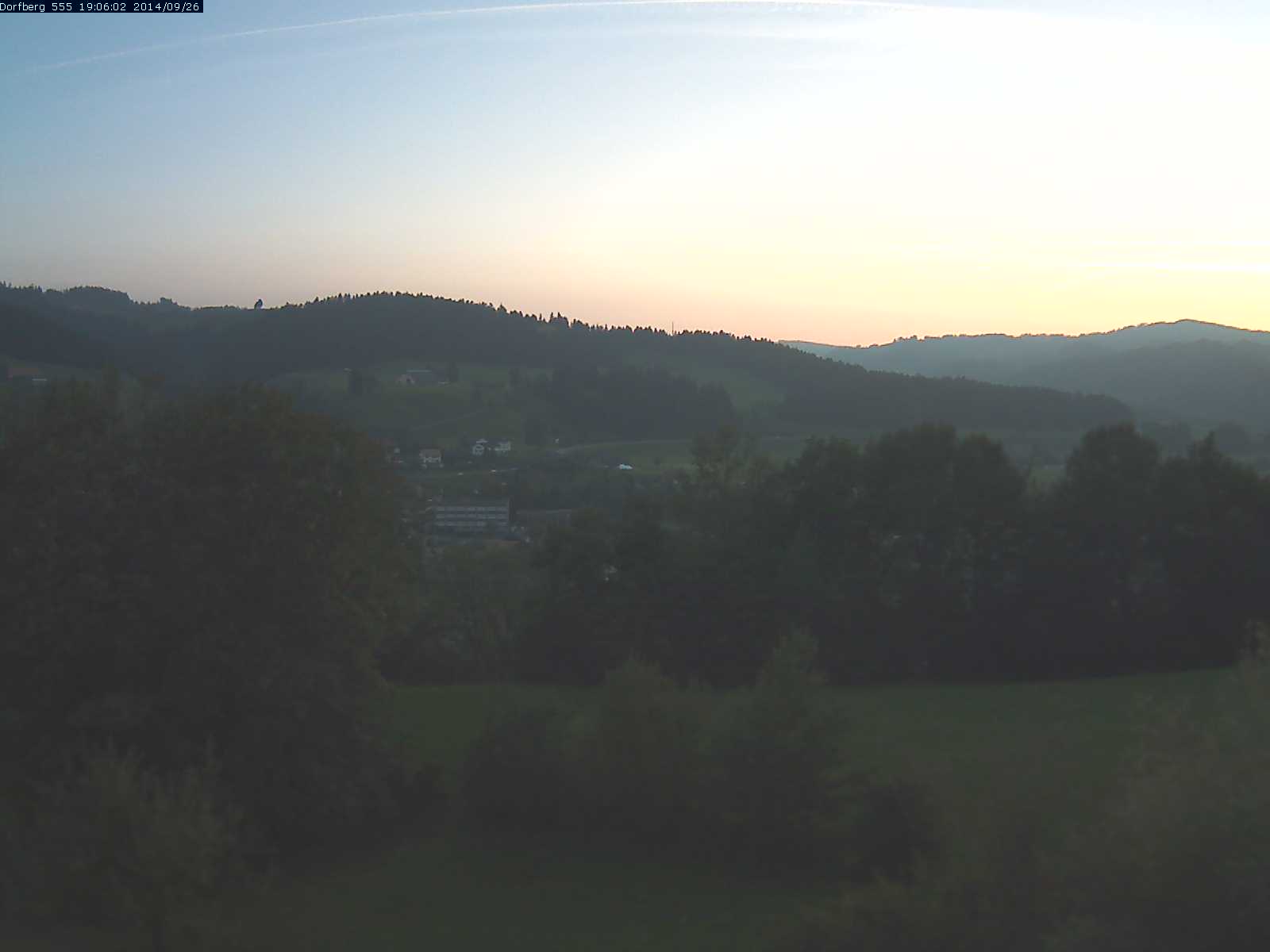Webcam-Bild: Aussicht vom Dorfberg in Langnau 20140926-190601