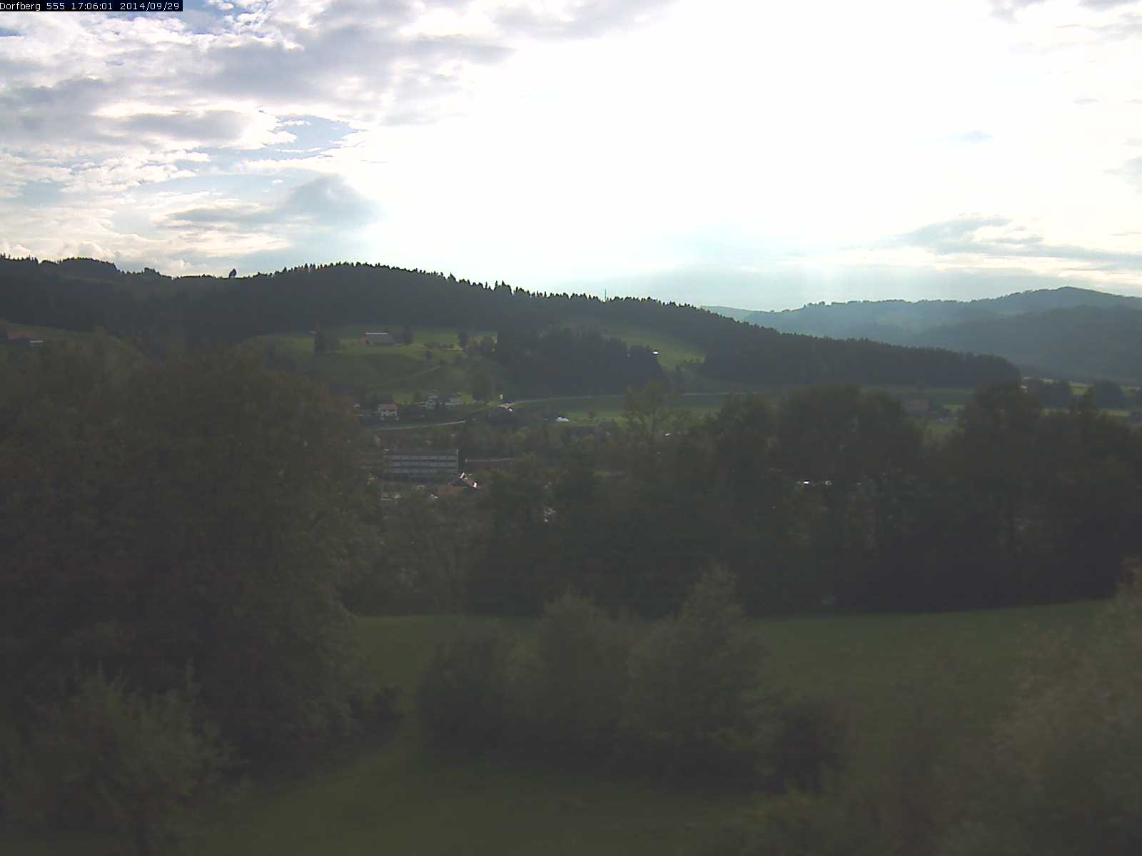Webcam-Bild: Aussicht vom Dorfberg in Langnau 20140929-170601