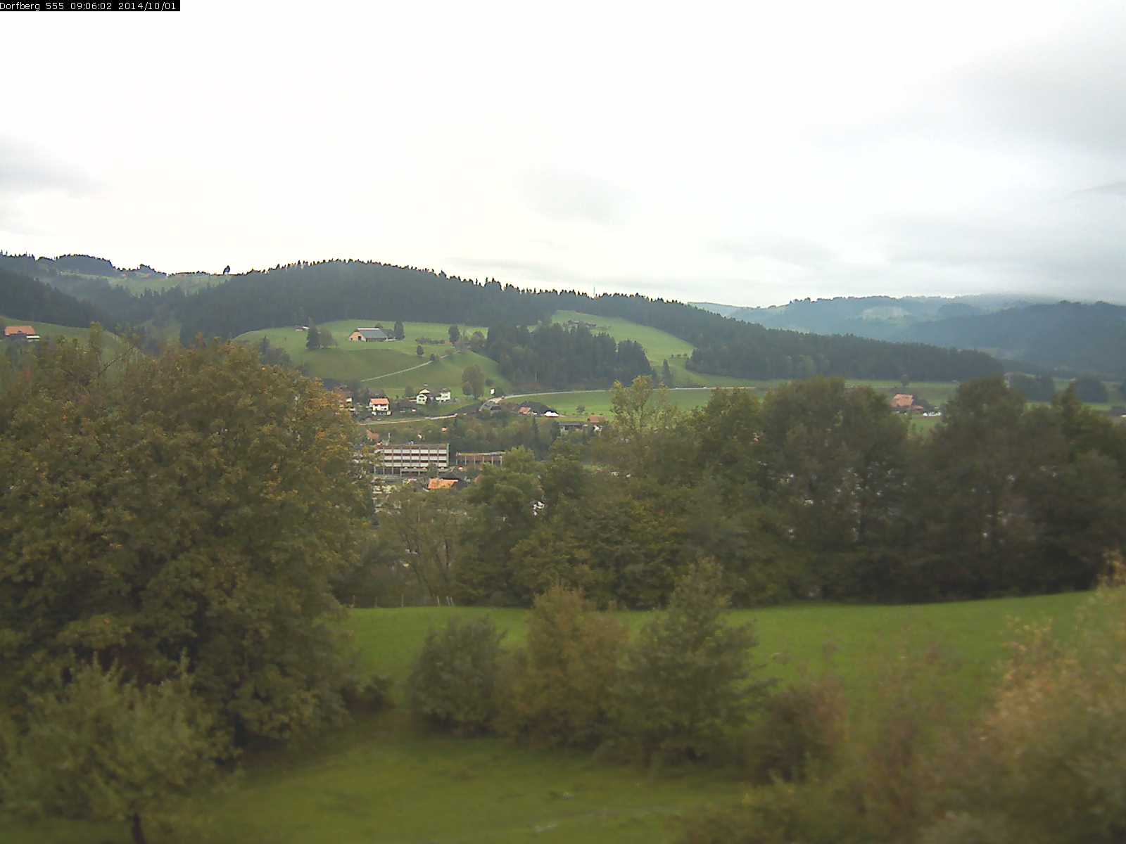 Webcam-Bild: Aussicht vom Dorfberg in Langnau 20141001-090601