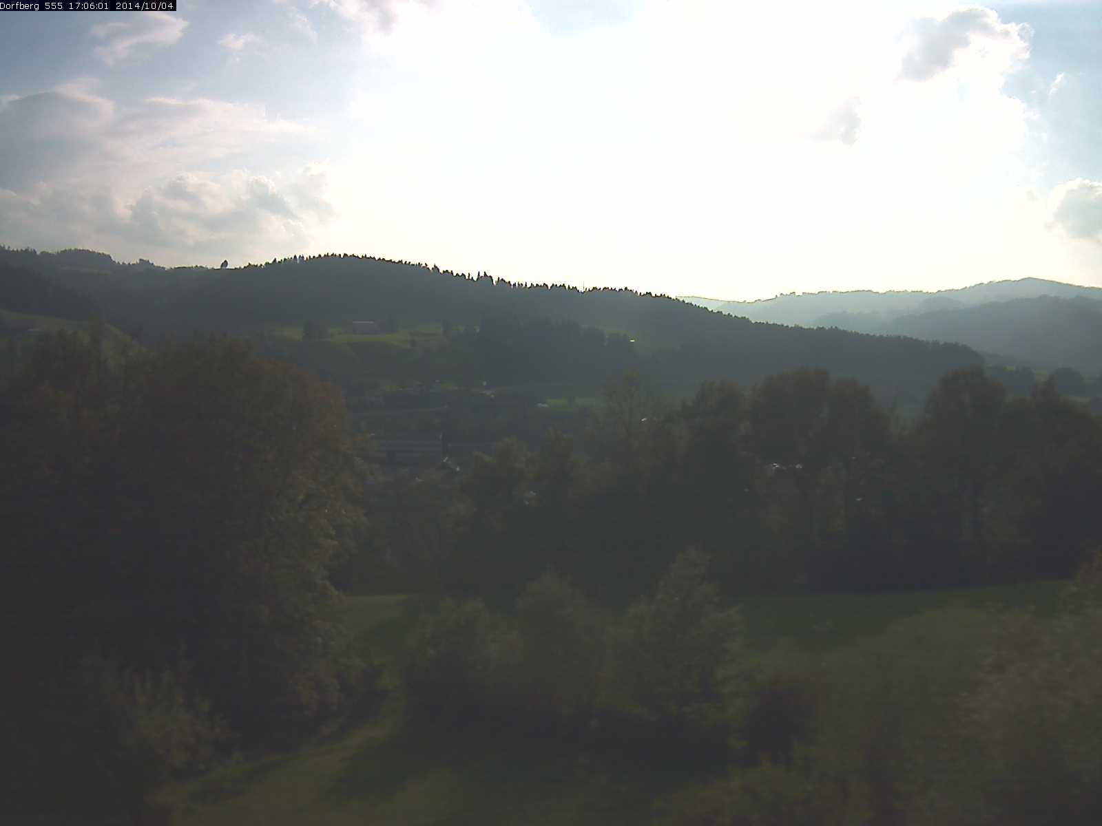 Webcam-Bild: Aussicht vom Dorfberg in Langnau 20141004-170601