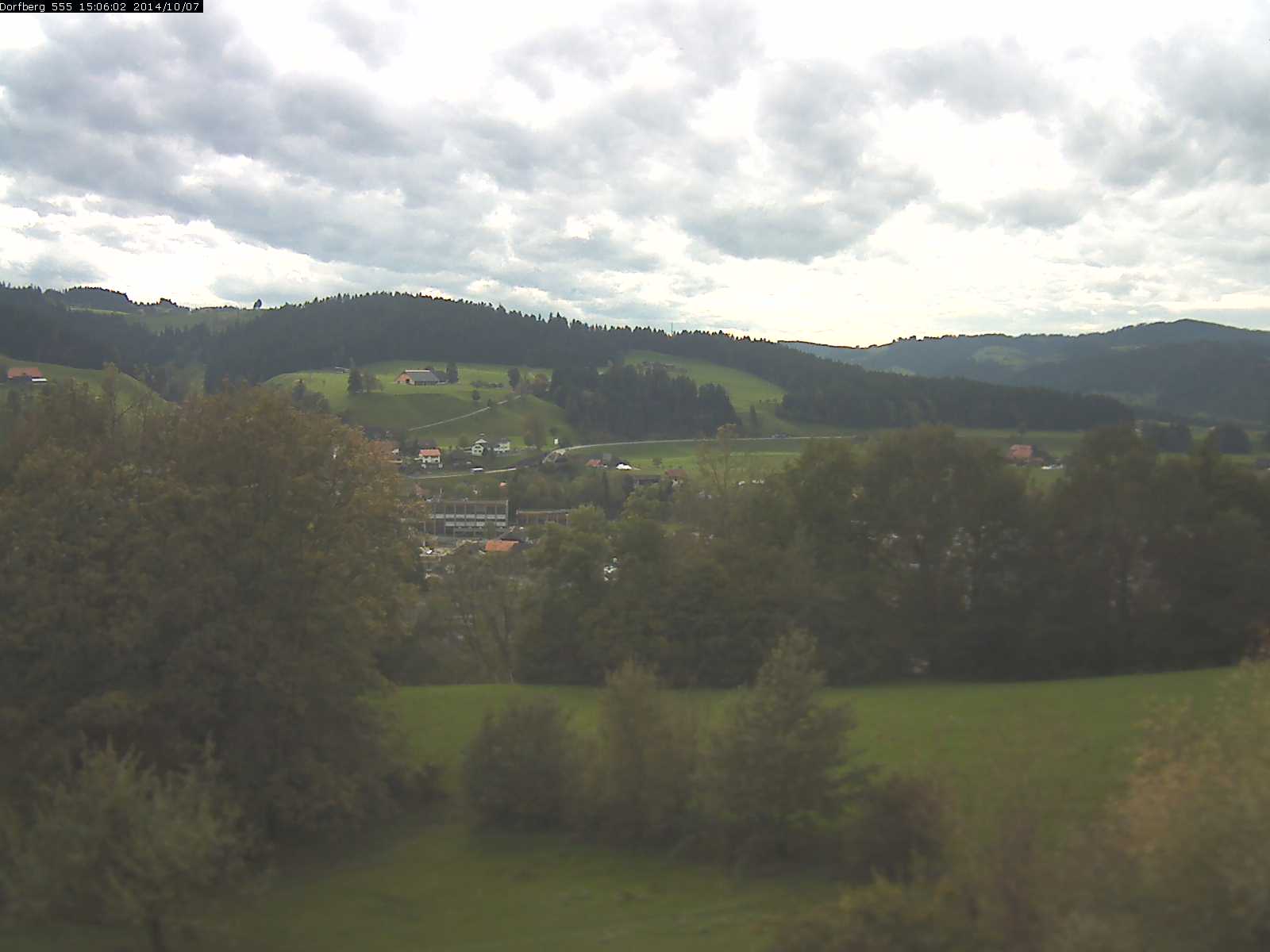 Webcam-Bild: Aussicht vom Dorfberg in Langnau 20141007-150601
