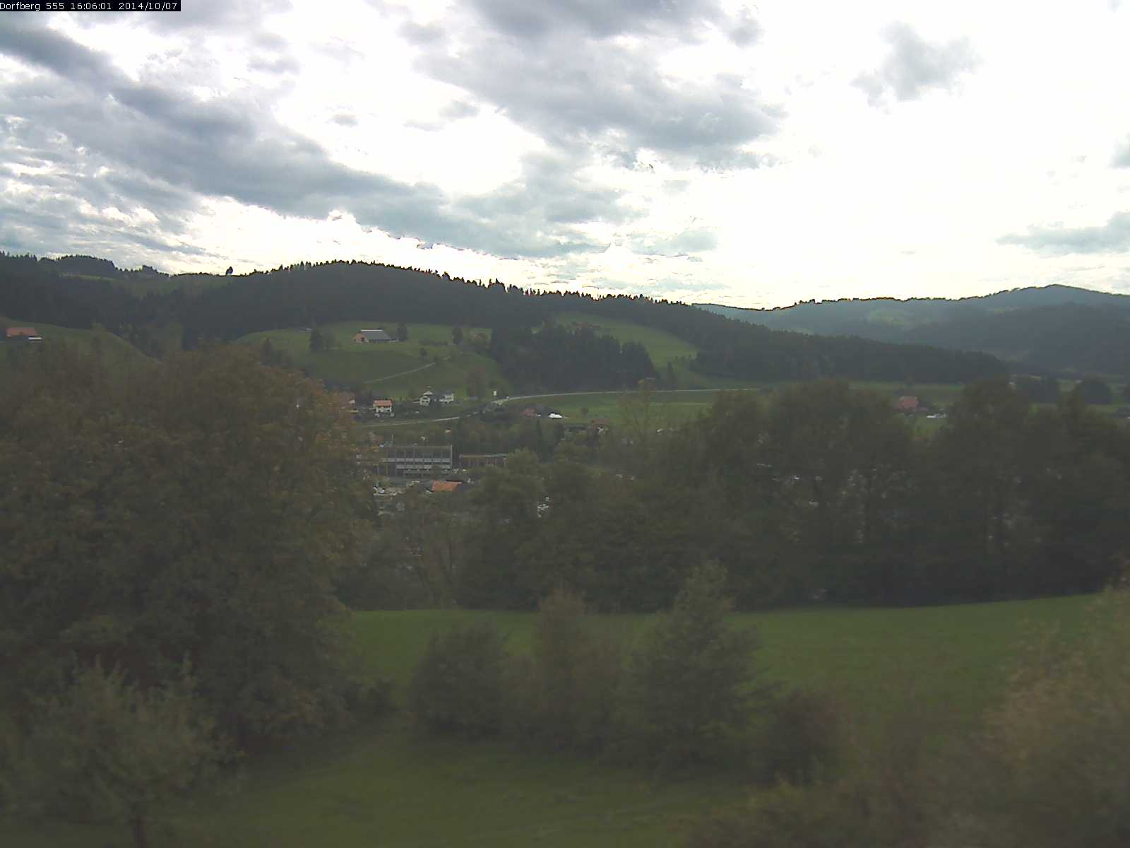 Webcam-Bild: Aussicht vom Dorfberg in Langnau 20141007-160601