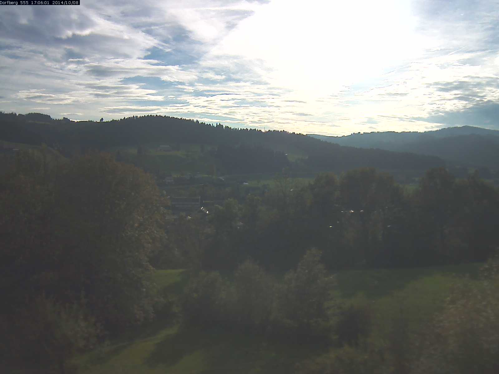 Webcam-Bild: Aussicht vom Dorfberg in Langnau 20141008-170601