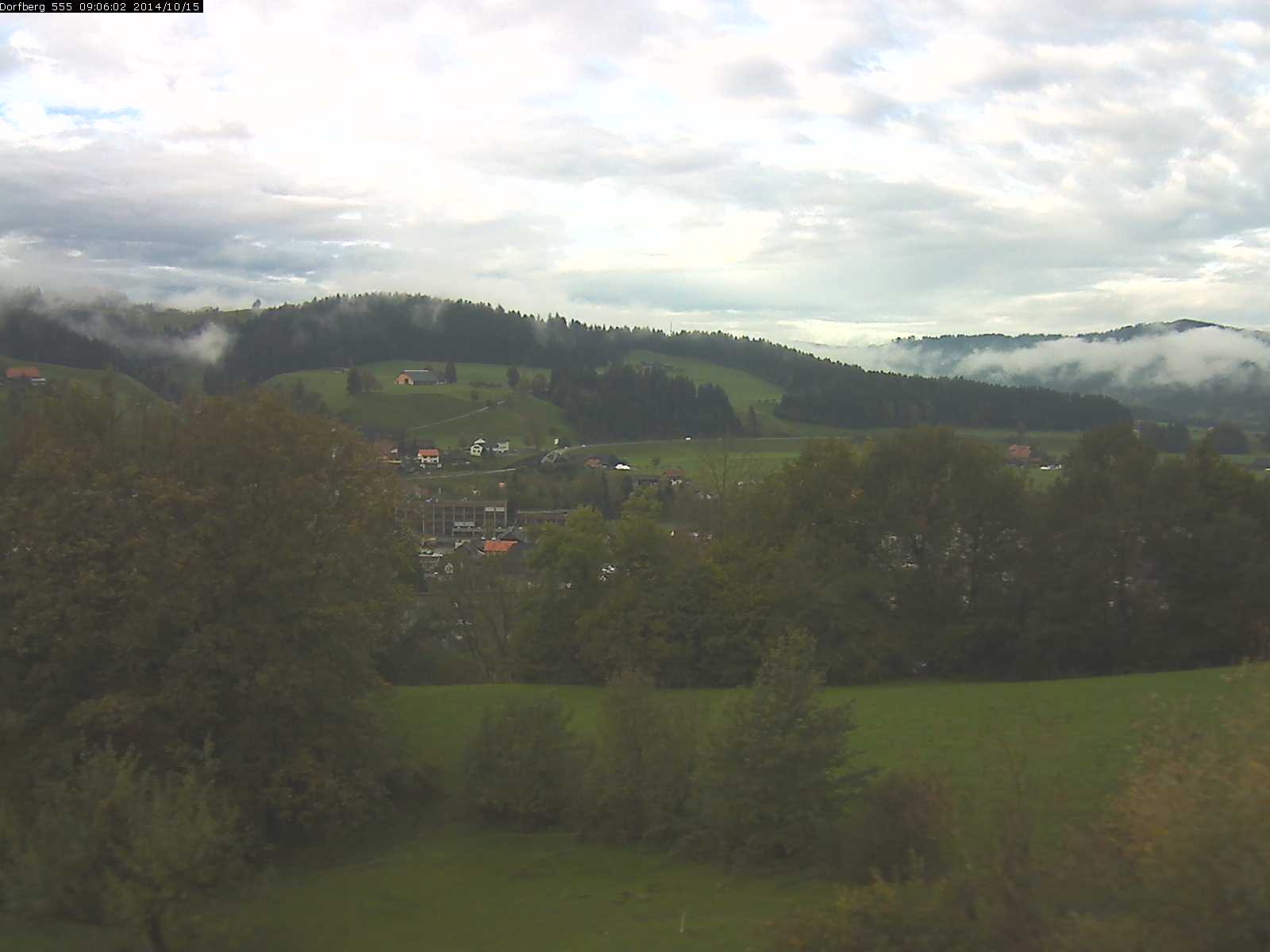 Webcam-Bild: Aussicht vom Dorfberg in Langnau 20141015-090601