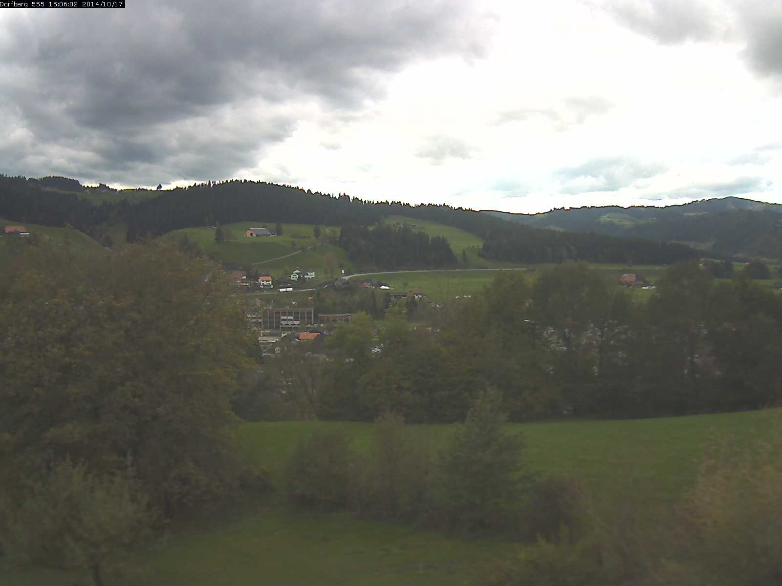 Webcam-Bild: Aussicht vom Dorfberg in Langnau 20141017-150601