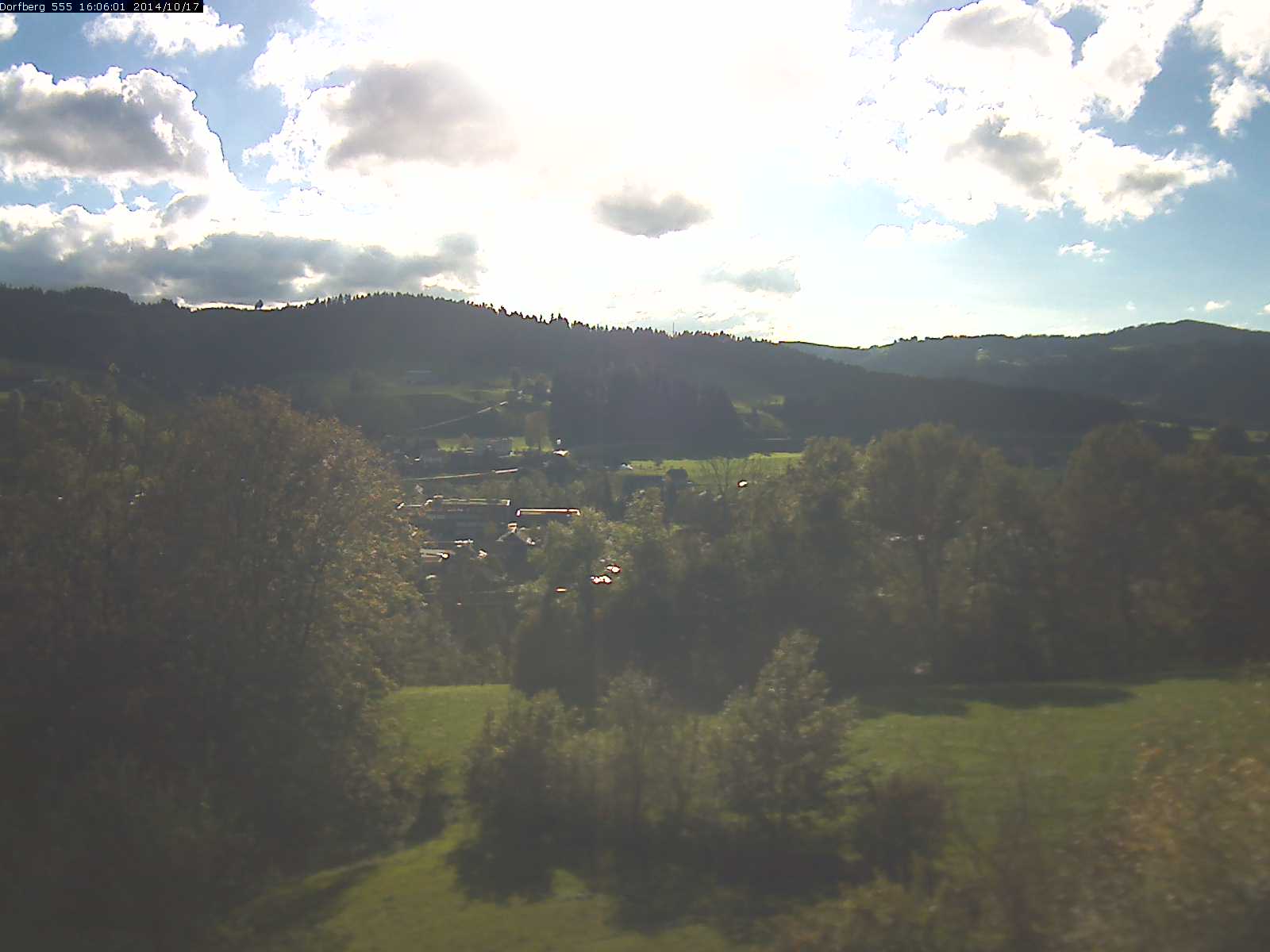 Webcam-Bild: Aussicht vom Dorfberg in Langnau 20141017-160601