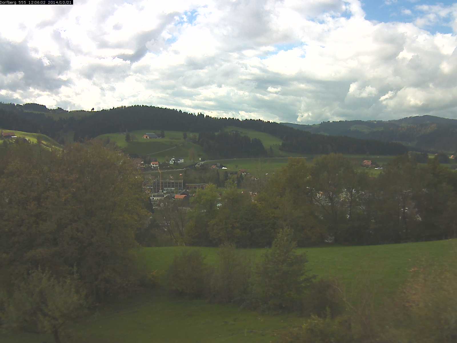 Webcam-Bild: Aussicht vom Dorfberg in Langnau 20141021-120601
