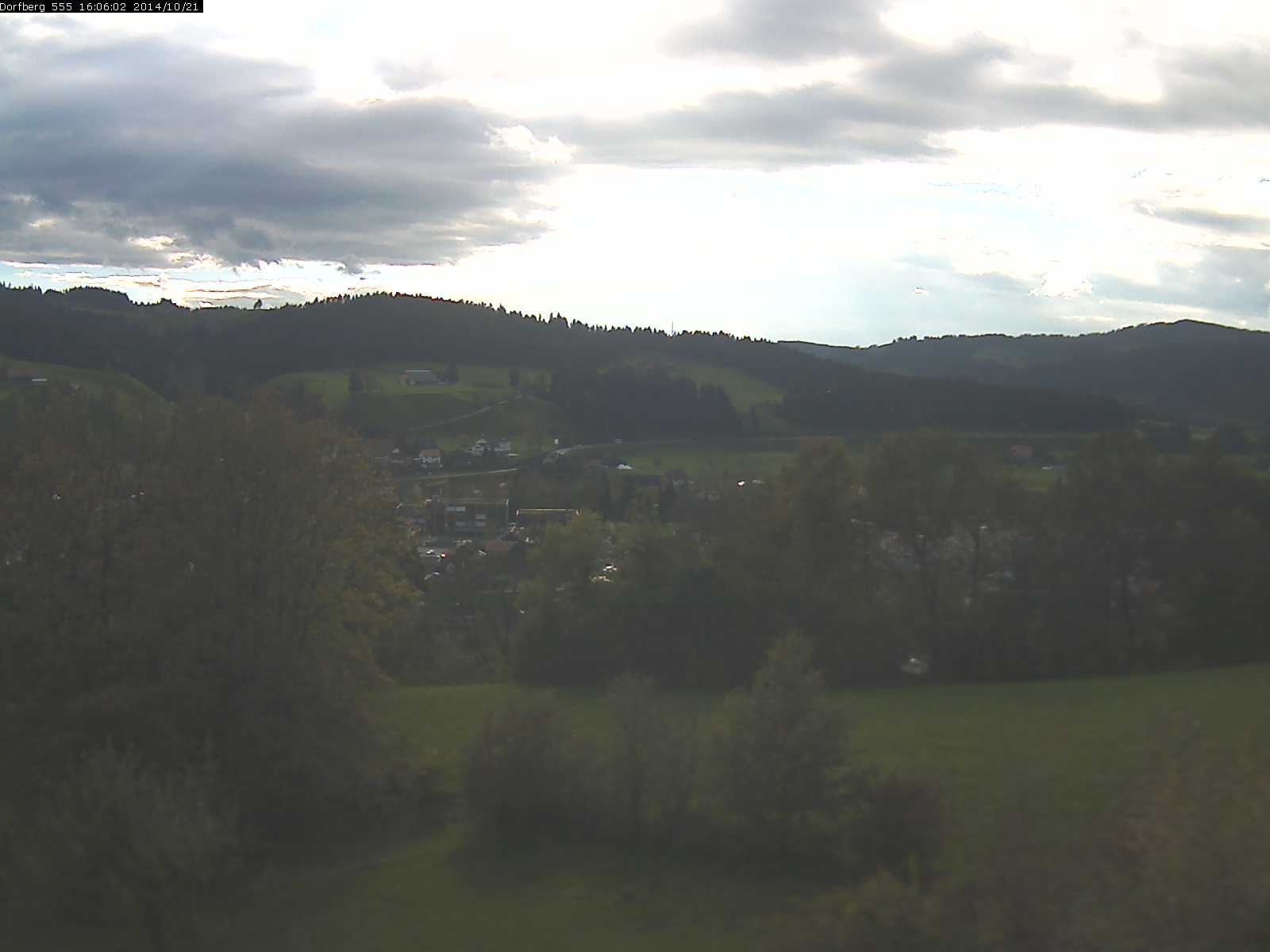 Webcam-Bild: Aussicht vom Dorfberg in Langnau 20141021-160601