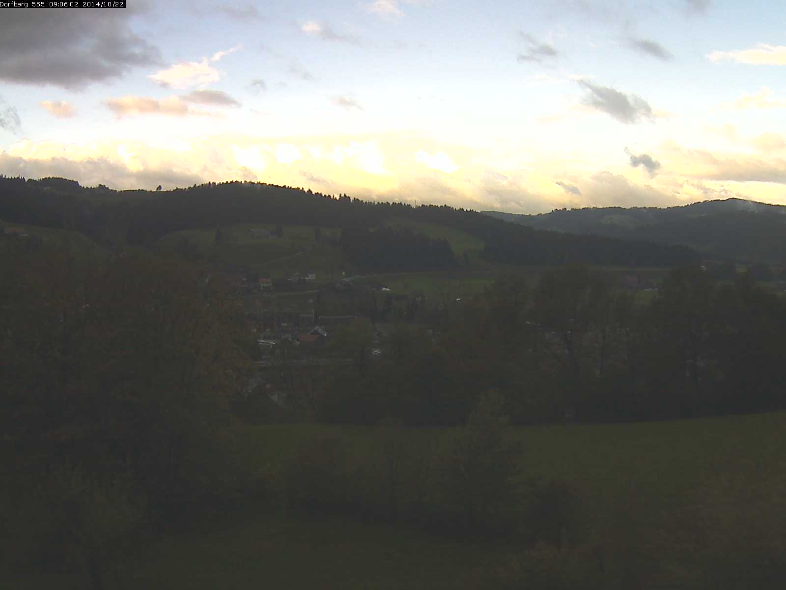 Webcam-Bild: Aussicht vom Dorfberg in Langnau 20141022-090601