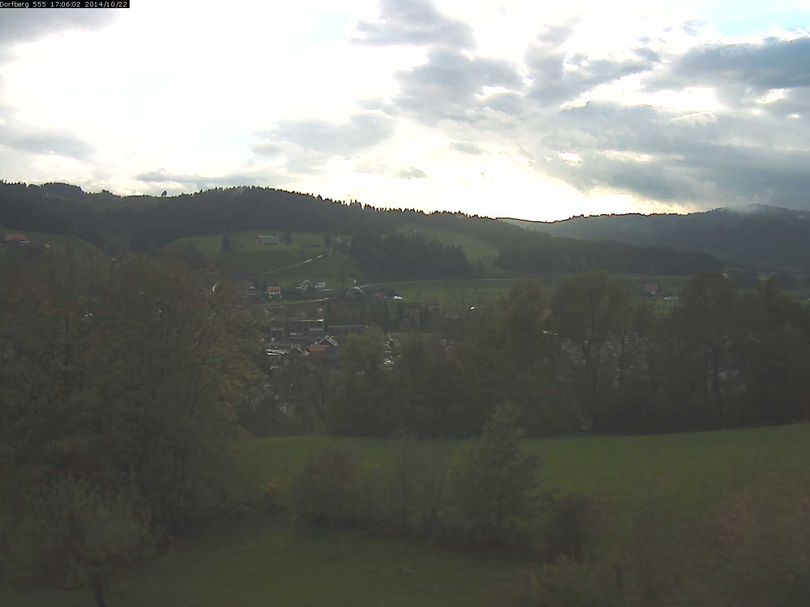 Webcam-Bild: Aussicht vom Dorfberg in Langnau 20141022-170601
