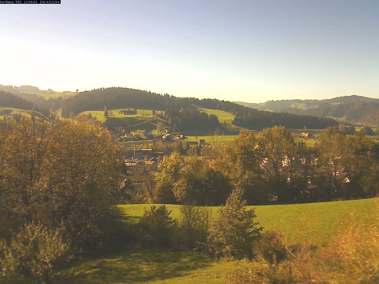 Webcam-Bild: Aussicht vom Dorfberg in Langnau 20141024-120601