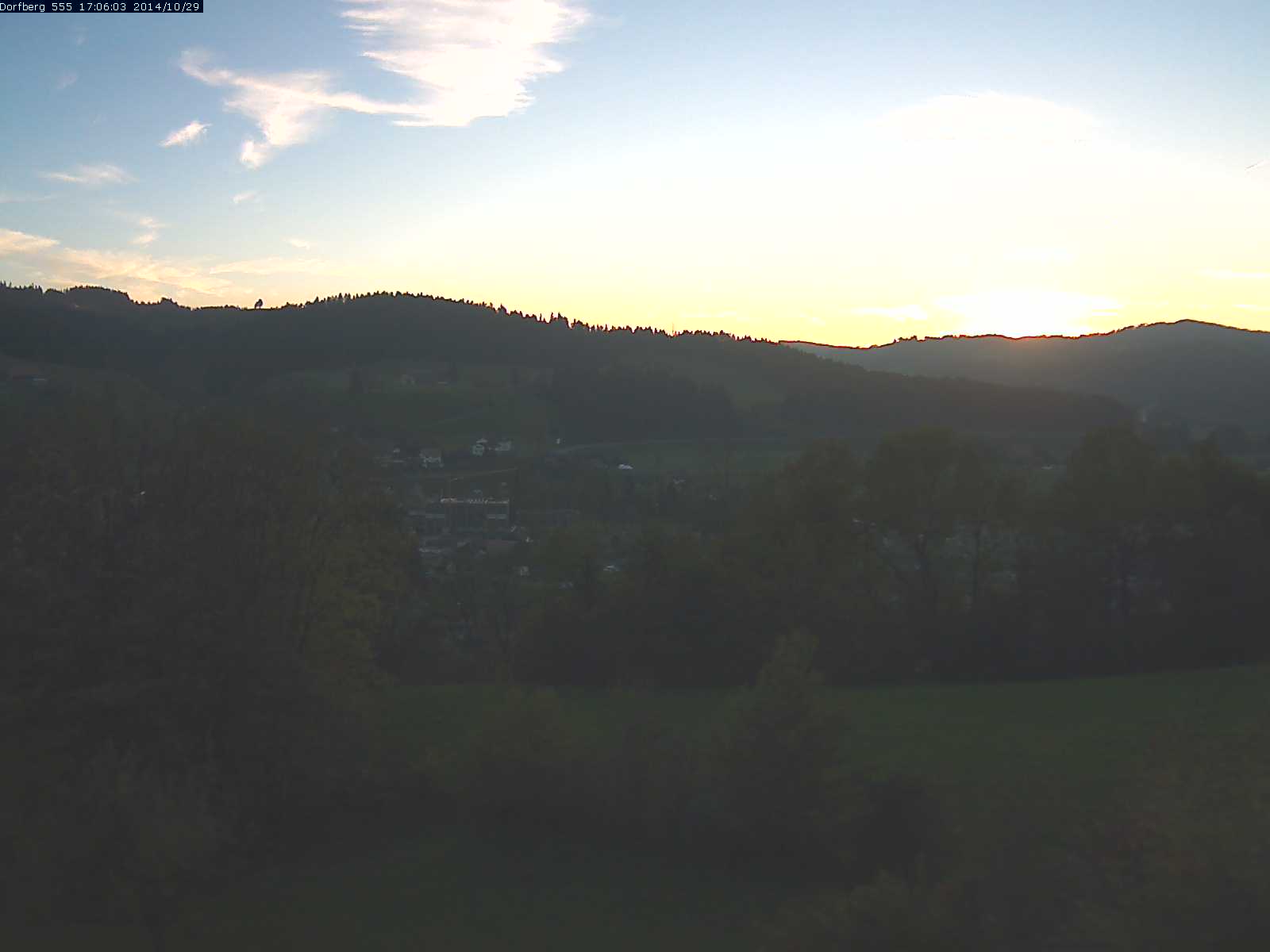 Webcam-Bild: Aussicht vom Dorfberg in Langnau 20141029-170602