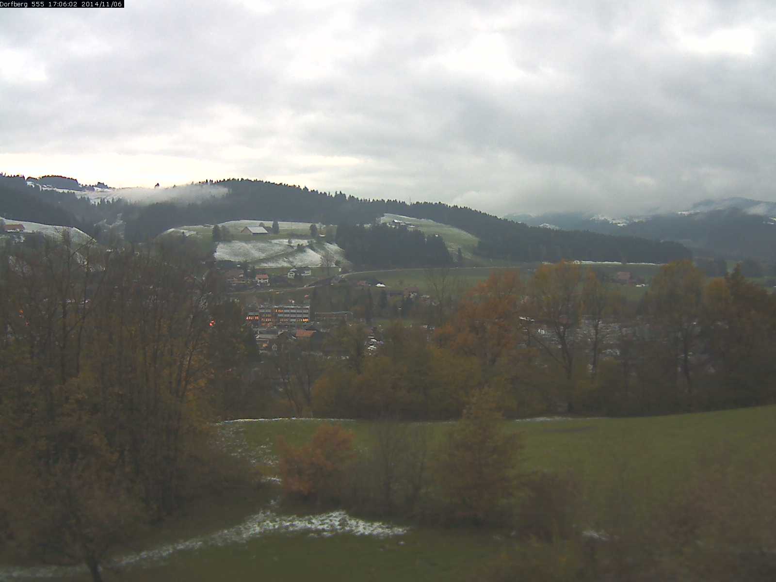 Webcam-Bild: Aussicht vom Dorfberg in Langnau 20141106-170601