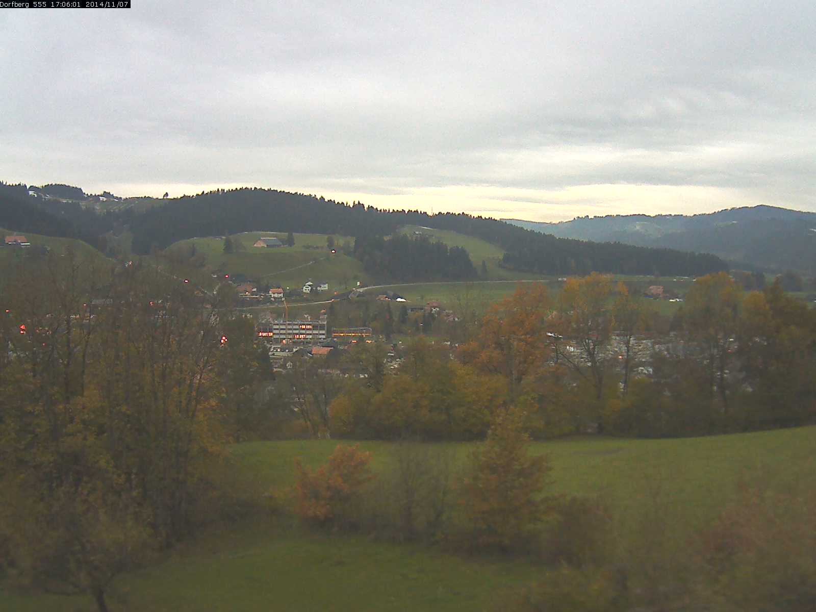 Webcam-Bild: Aussicht vom Dorfberg in Langnau 20141107-170601