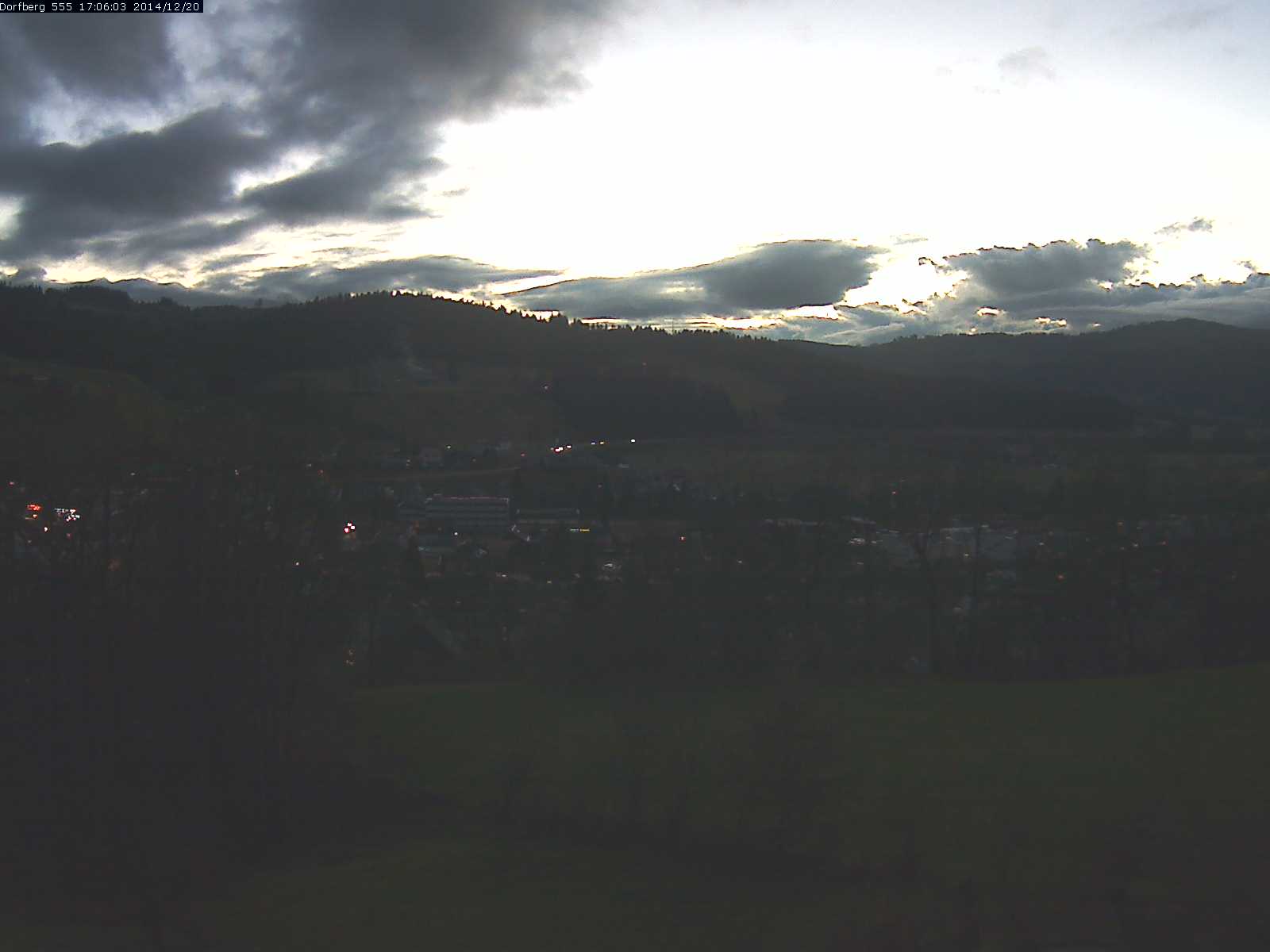 Webcam-Bild: Aussicht vom Dorfberg in Langnau 20141220-170601