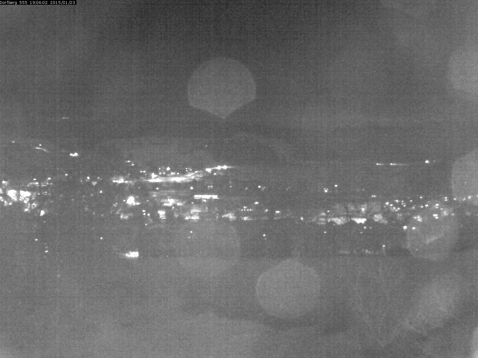 Webcam-Bild: Aussicht vom Dorfberg in Langnau 20150123-190601