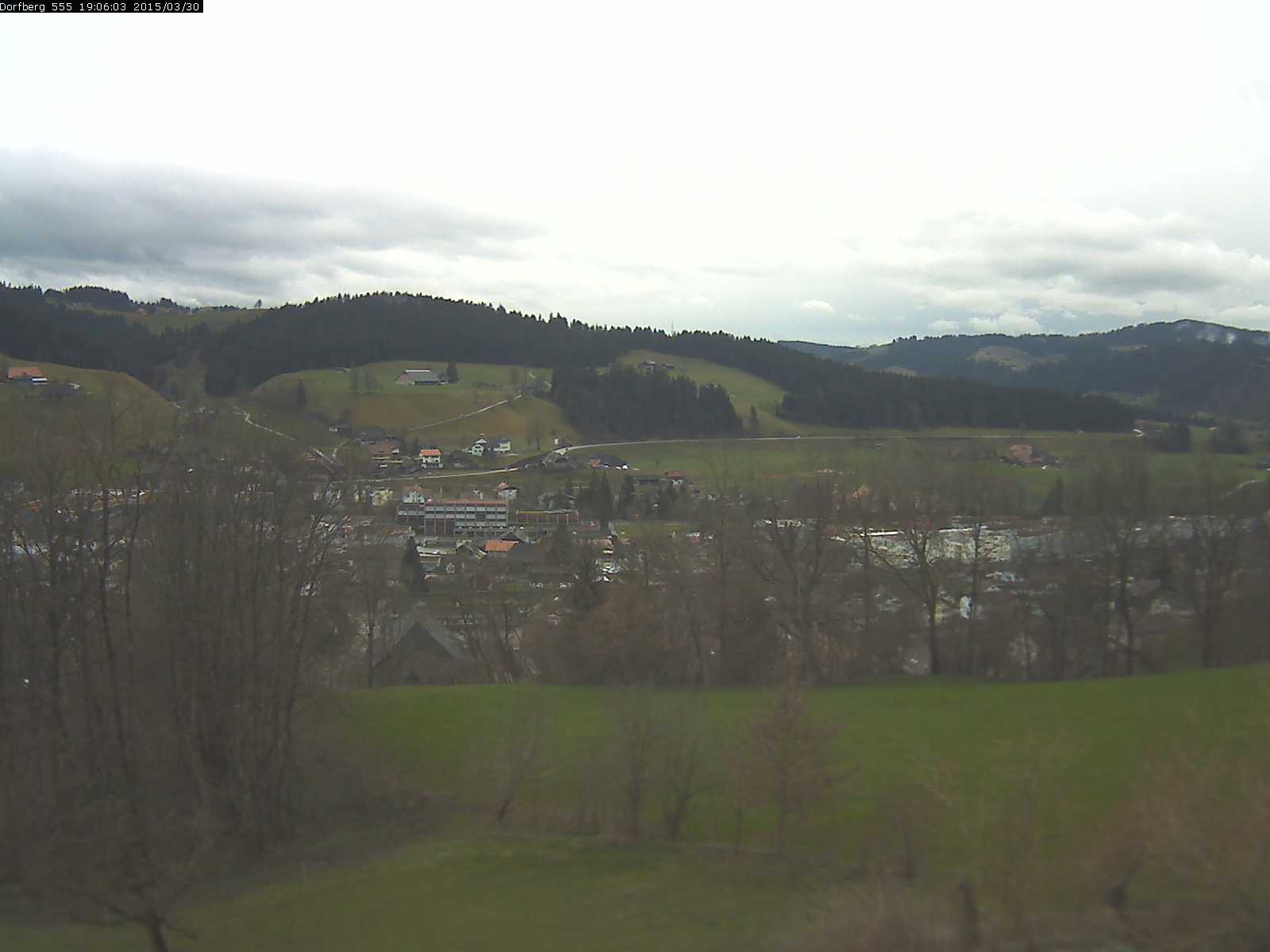 Webcam-Bild: Aussicht vom Dorfberg in Langnau 20150330-190601