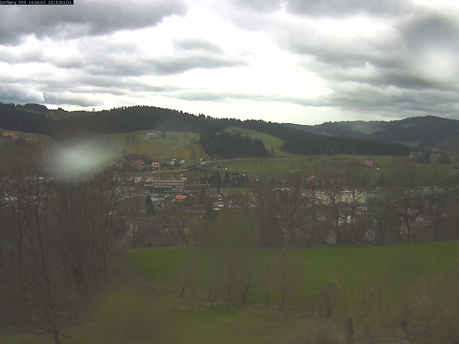 Webcam-Bild: Aussicht vom Dorfberg in Langnau 20150331-160601