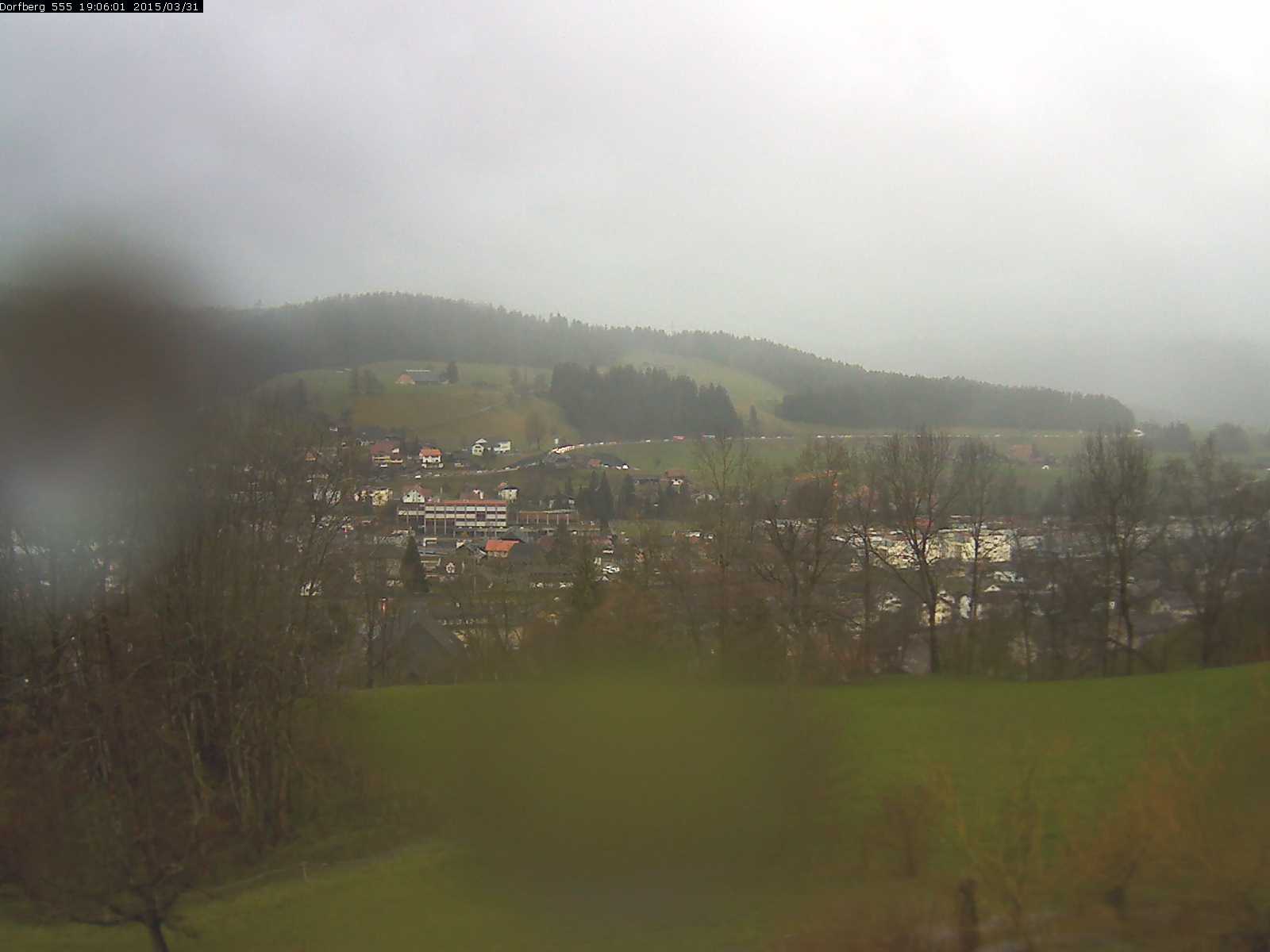 Webcam-Bild: Aussicht vom Dorfberg in Langnau 20150331-190601