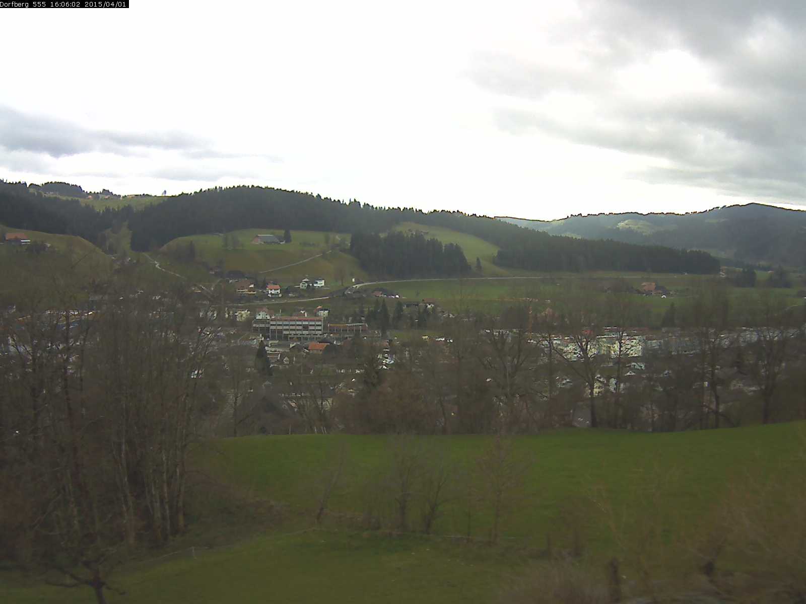 Webcam-Bild: Aussicht vom Dorfberg in Langnau 20150401-160601