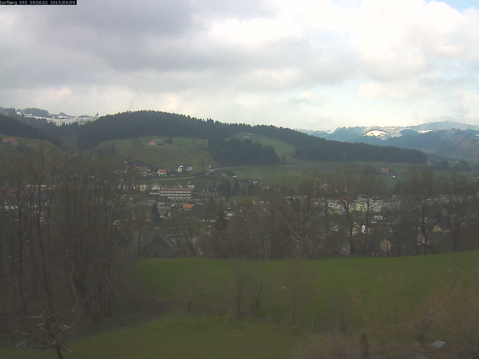 Webcam-Bild: Aussicht vom Dorfberg in Langnau 20150405-090601