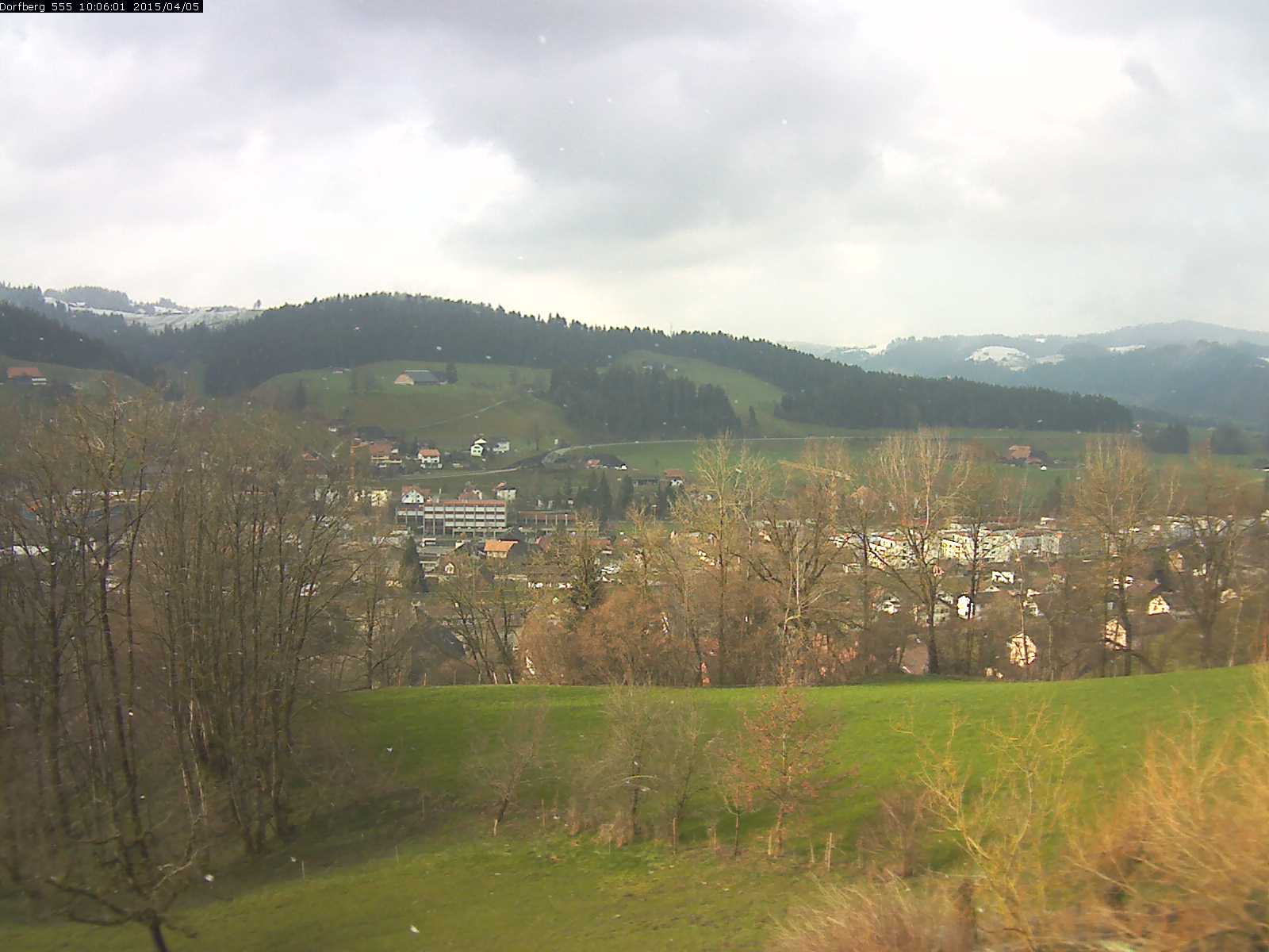 Webcam-Bild: Aussicht vom Dorfberg in Langnau 20150405-100601