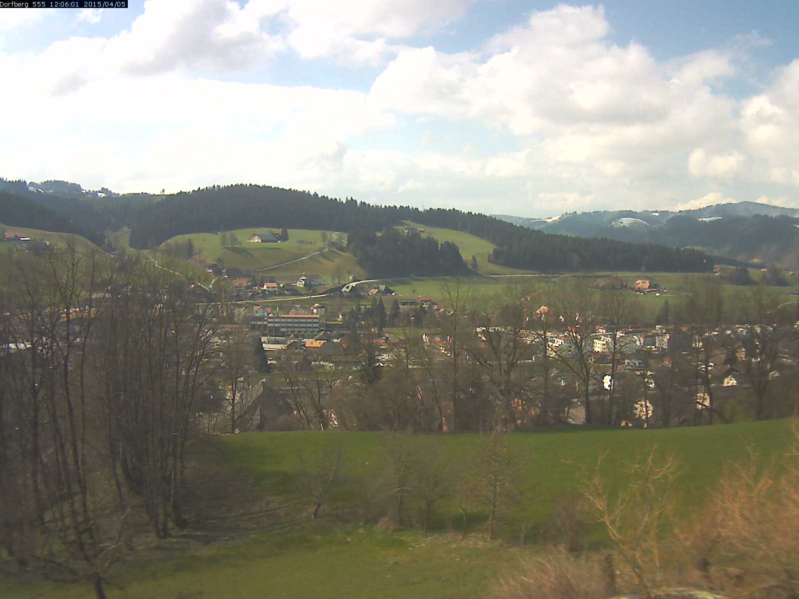 Webcam-Bild: Aussicht vom Dorfberg in Langnau 20150405-120601