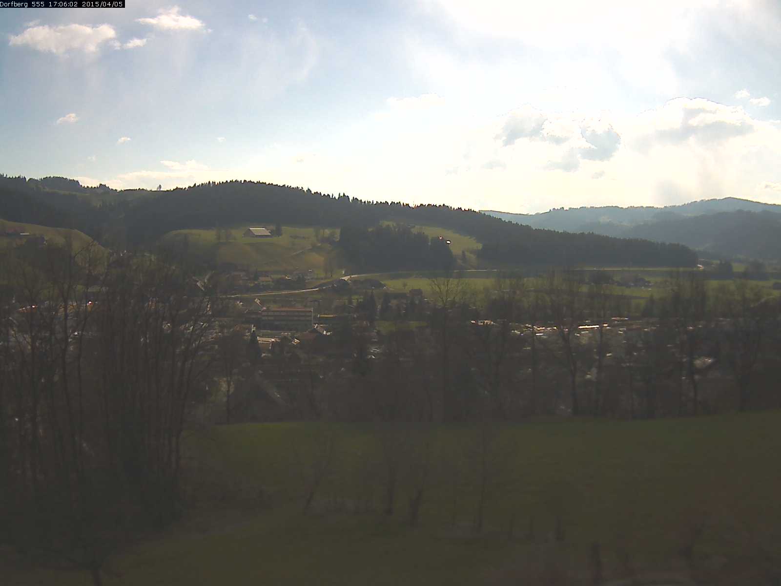 Webcam-Bild: Aussicht vom Dorfberg in Langnau 20150405-170601