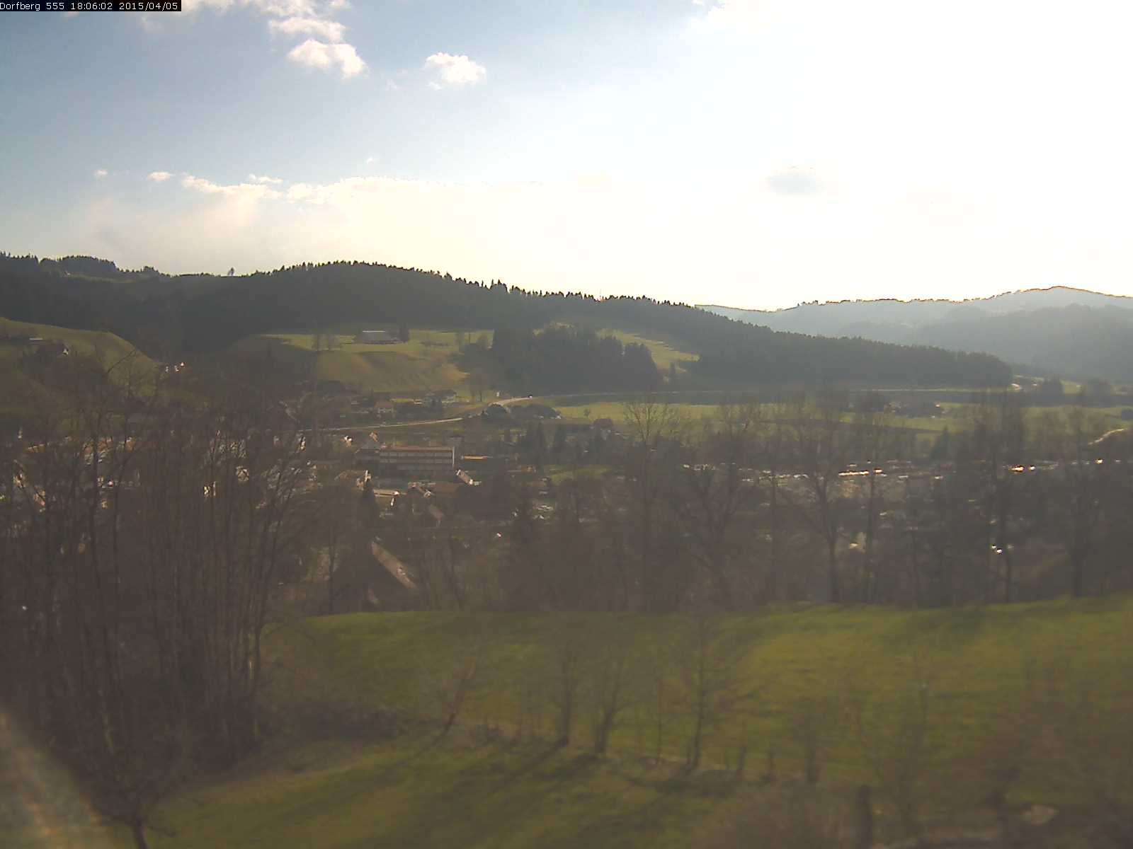 Webcam-Bild: Aussicht vom Dorfberg in Langnau 20150405-180601